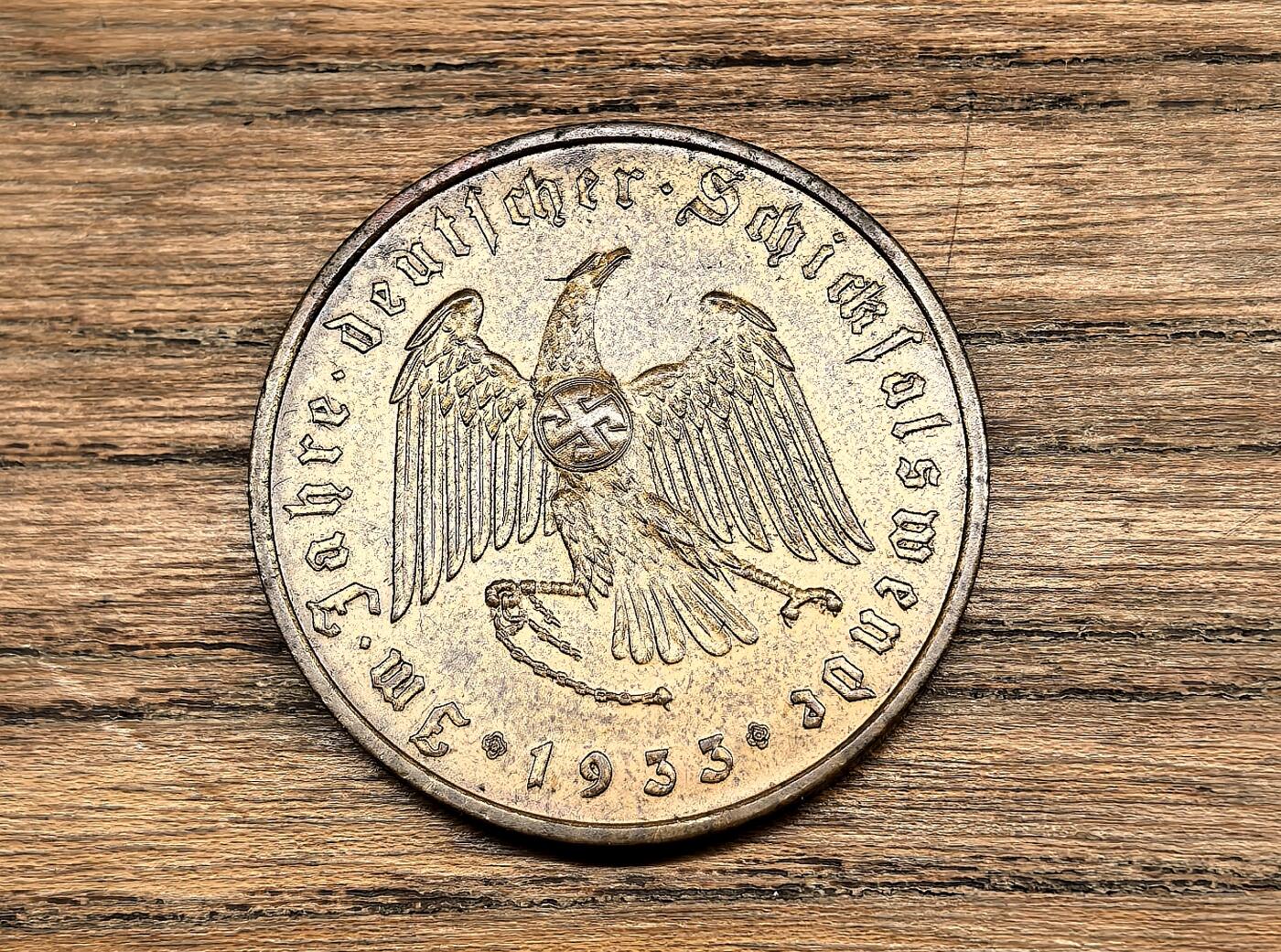 迎新专场，年货大集！凡希社世界钱币微拍第二百九十六期 1933德国元首像挣脱锁链纪念铜章AU