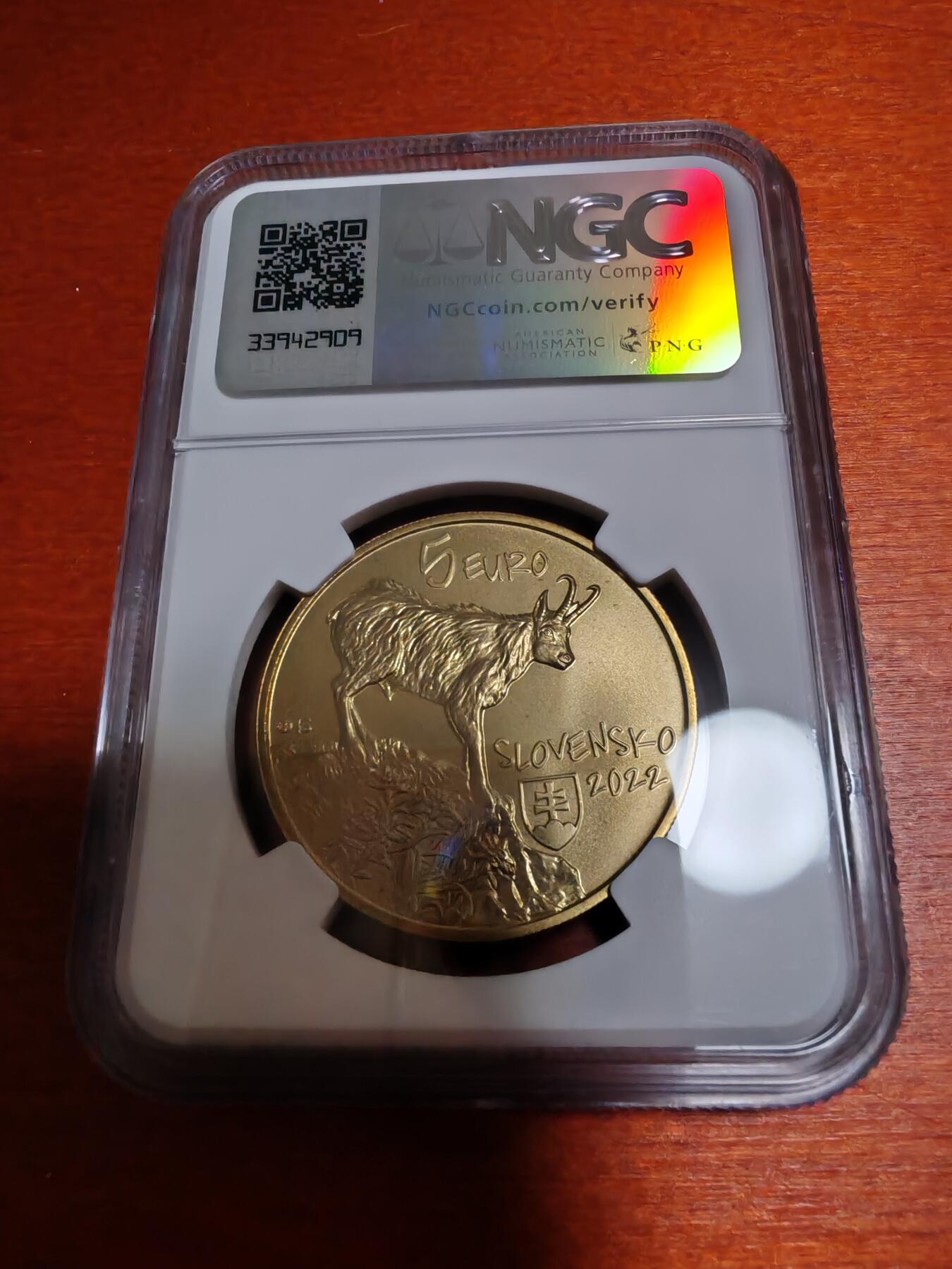 长老汇龙年精选第四十九场拍卖 2022斯洛伐克麂皮5欧元黄铜币，NGC MS69，唯一季亚军，更高1枚