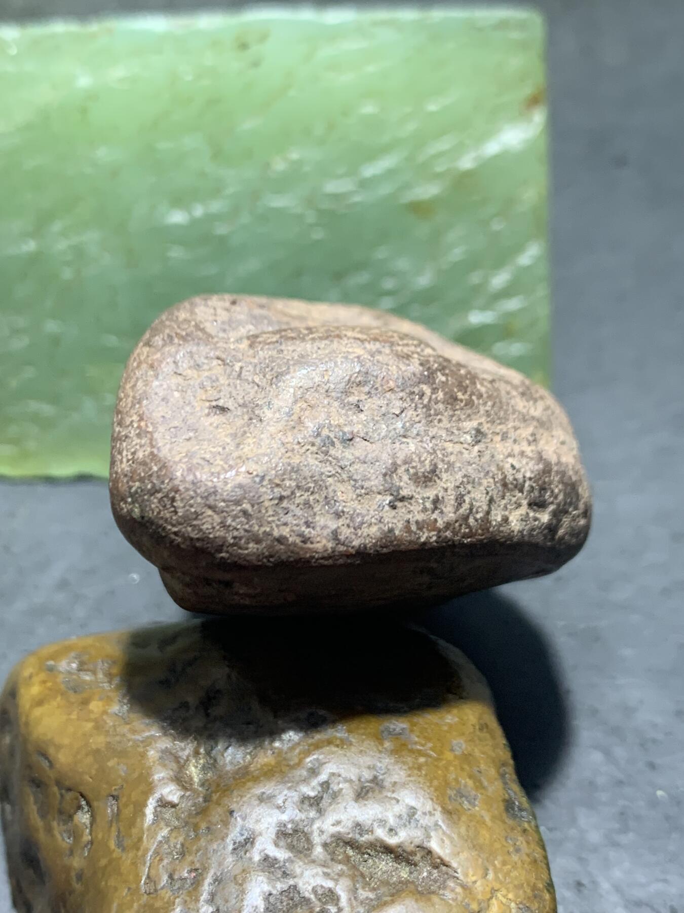 精美铁皮开窗料南红玛瑙原石一颗