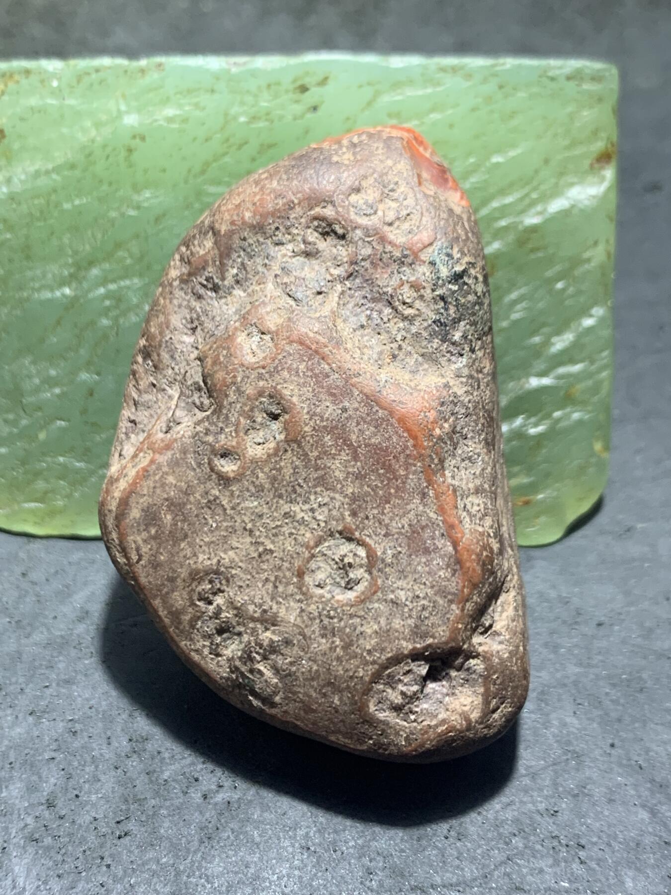 精美铁皮开窗料南红玛瑙原石一颗