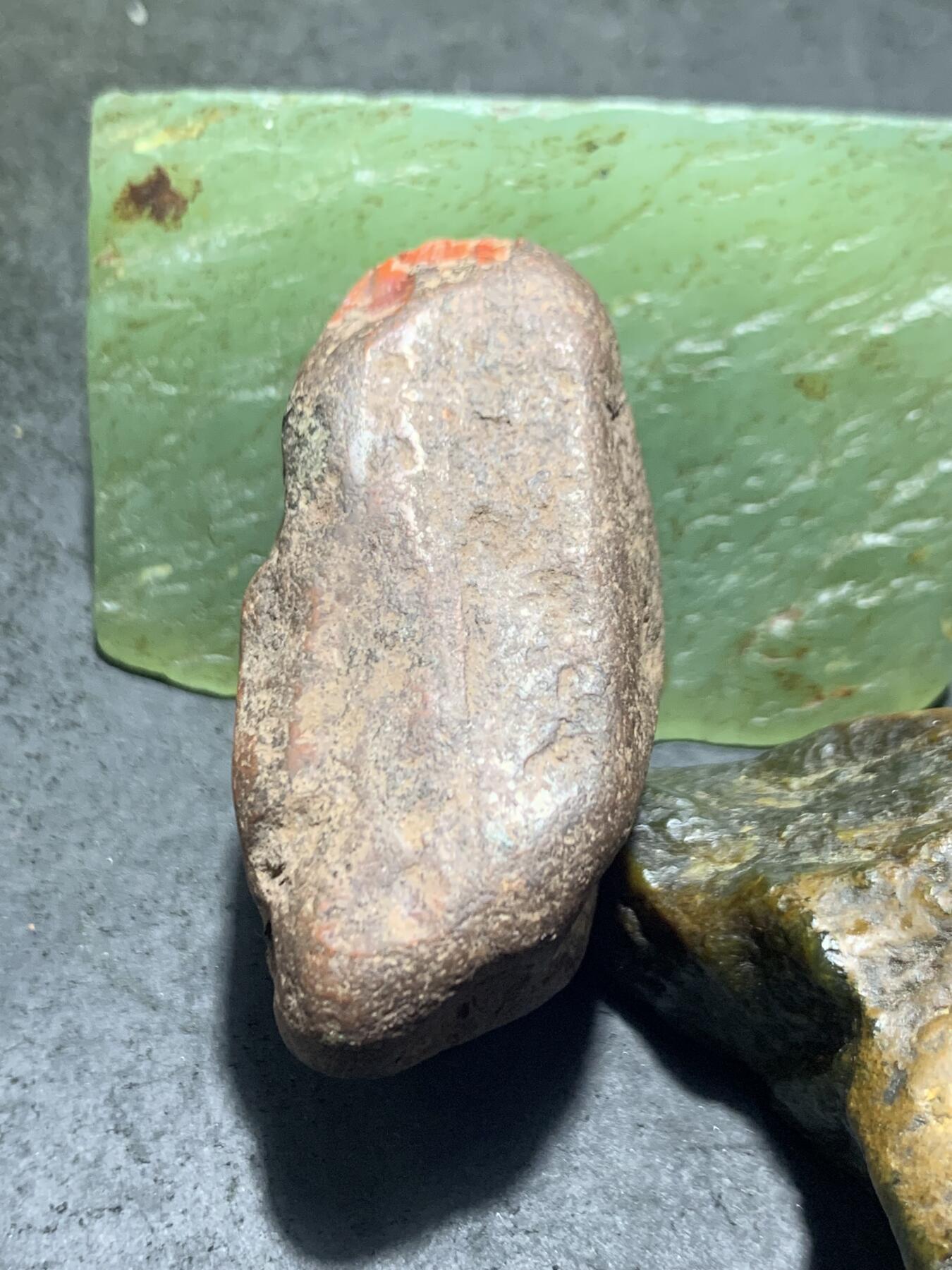 精美铁皮开窗料南红玛瑙原石一颗
