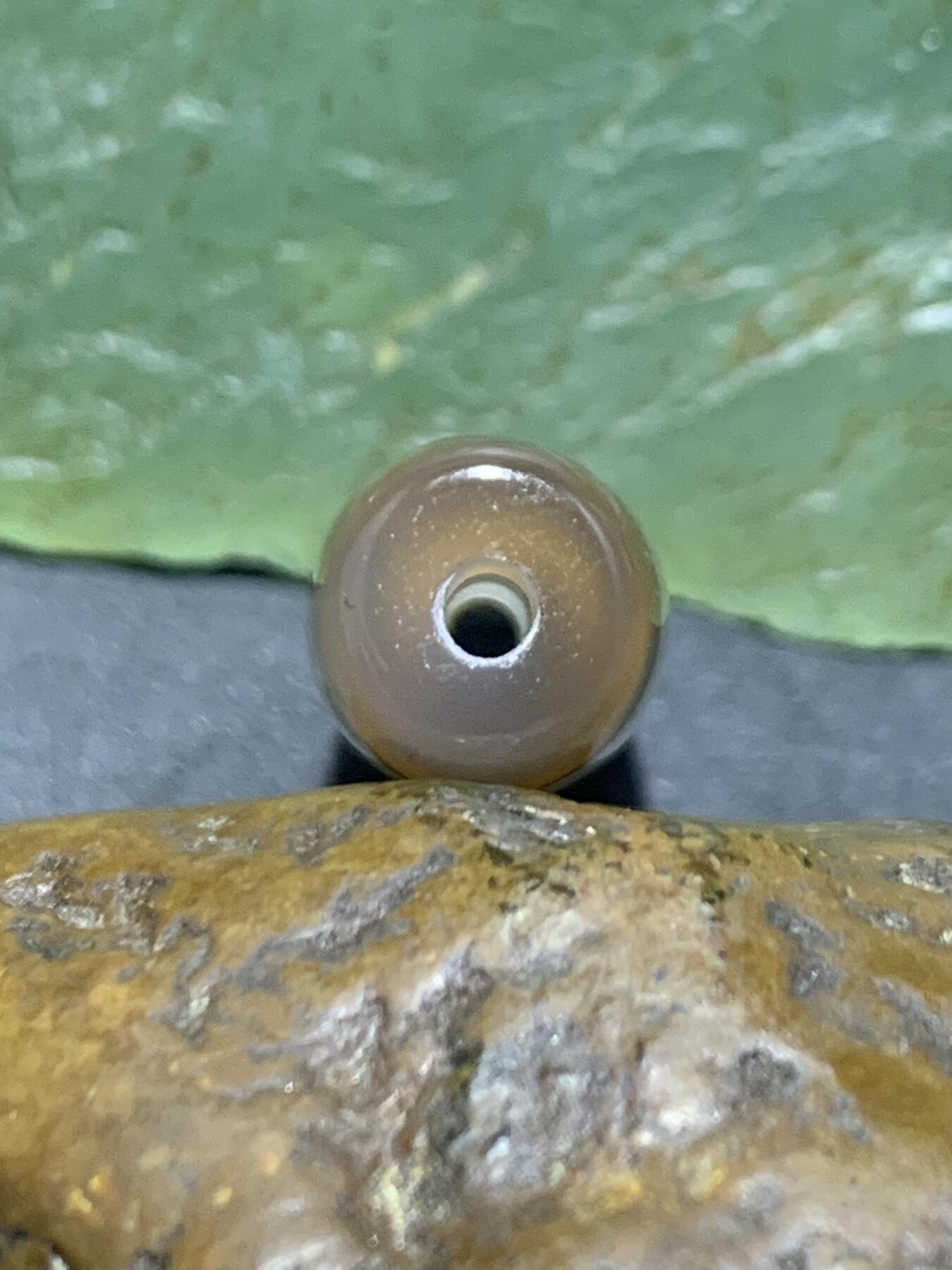 精美高玉化巴西玛瑙桶珠一颗，
