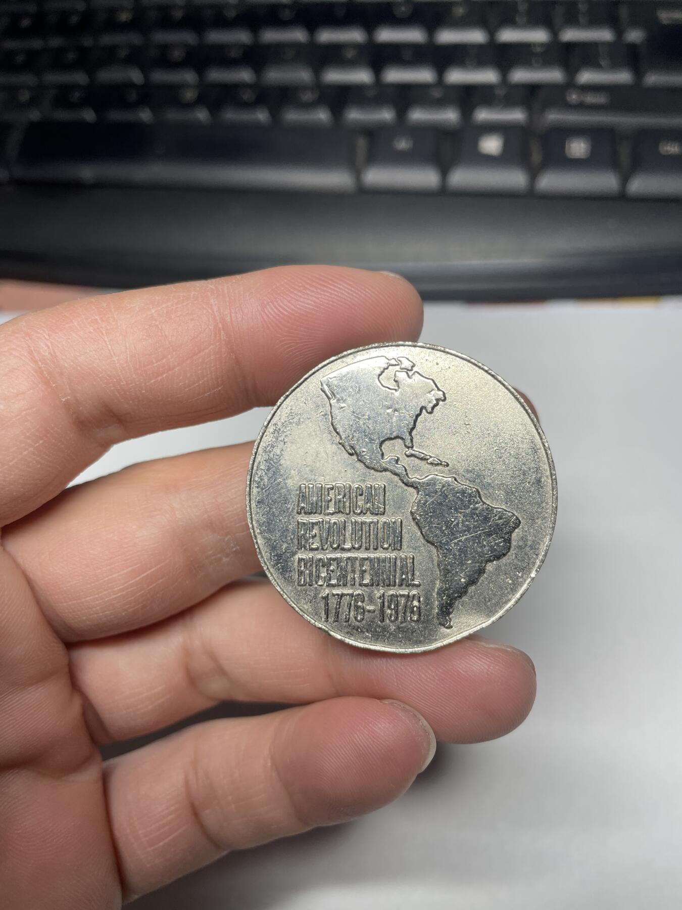 每日一拍，2025年集古藏今外币拍卖第一期-第10场—（总第200拍），可以寄存60天，满160元包邮，年底快递停运，节后安排发货。 1976年美国纪念章，尺寸38毫米