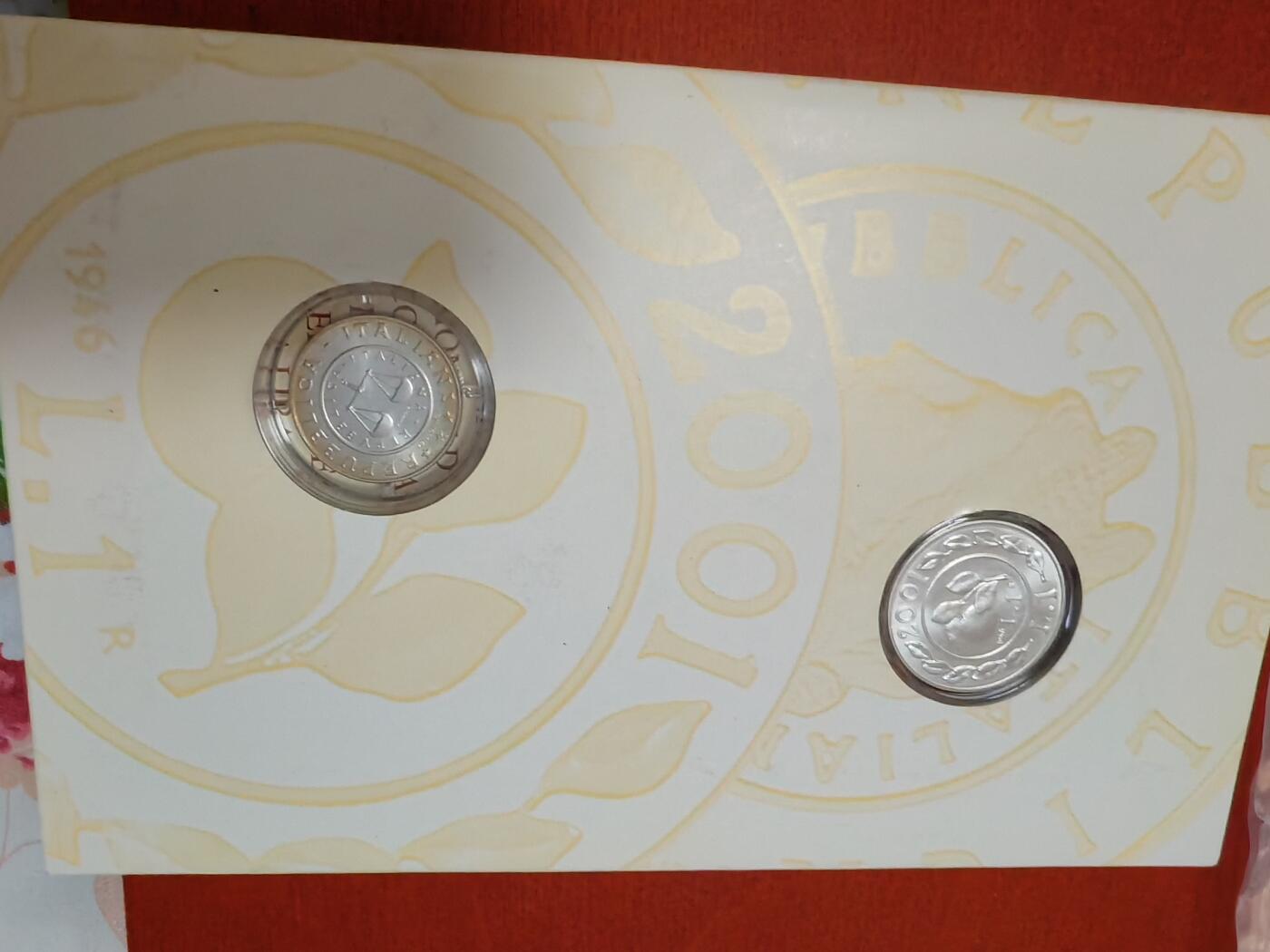 长老汇龙年精选第五十场拍卖 2001意大利最后的里拉银币两枚，原盒证