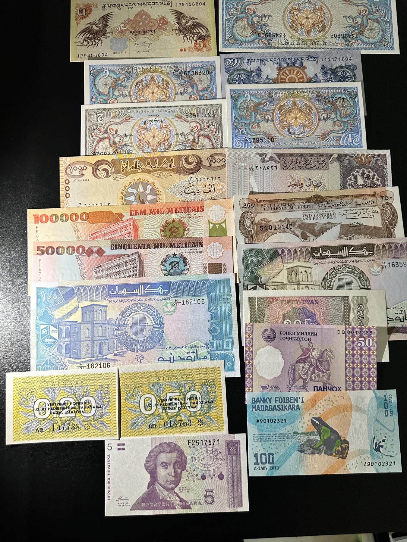 《外钞收藏家》第四百七十八期（初八左右发货） 19张精美纸币一起 全新UNC