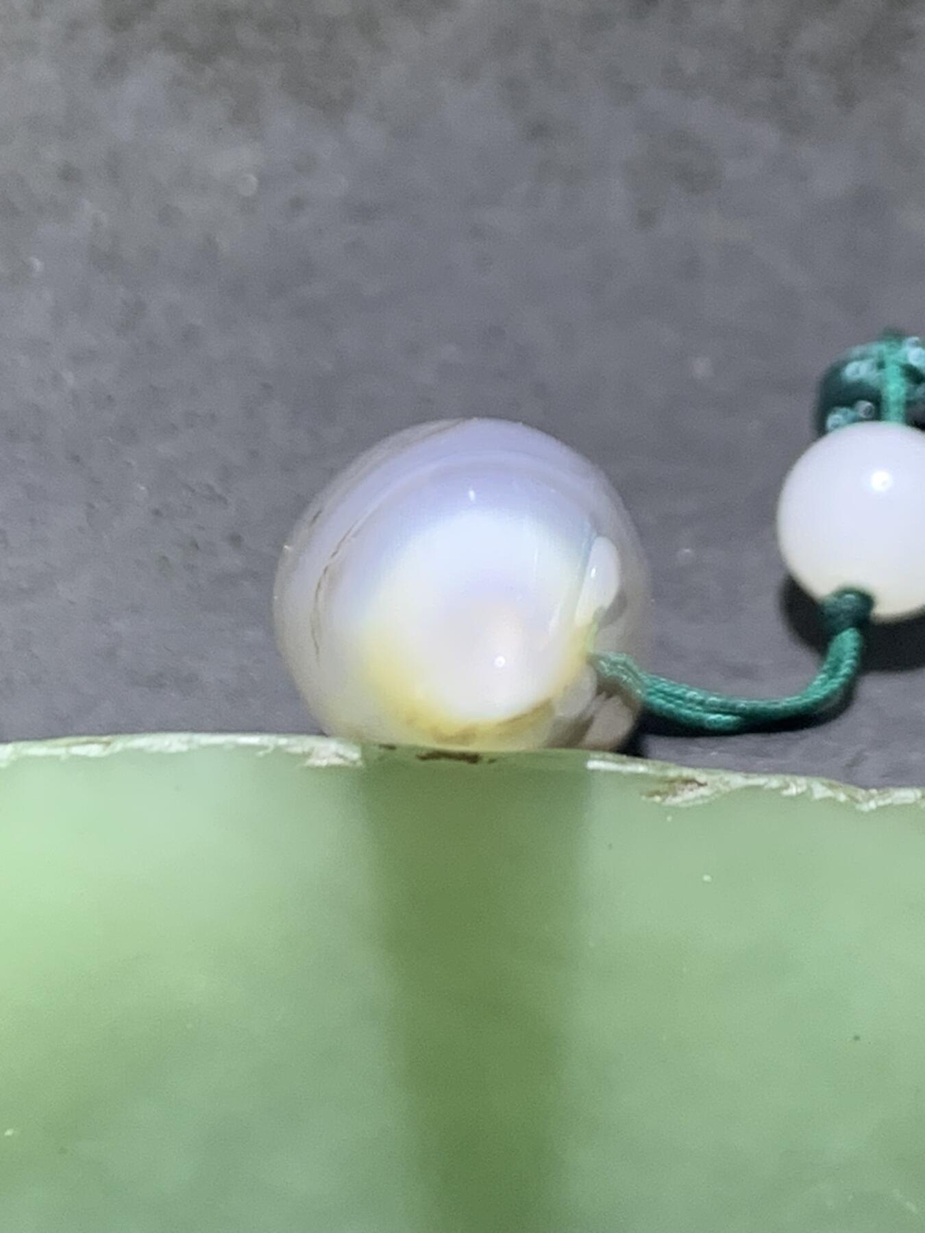 天然精美高玉化草花纹海洋玉髓牙形把件一个！