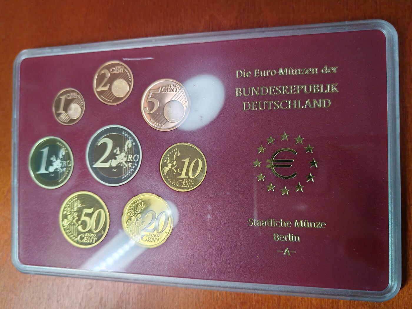 长老汇蛇年精选第一场拍卖 2004A德国8枚精制套币，面值3.88欧元，原厂外纸