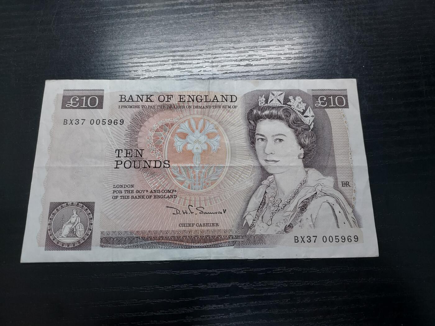 博彦收藏2月11日 8点钱币专场 英国女皇10镑 85品