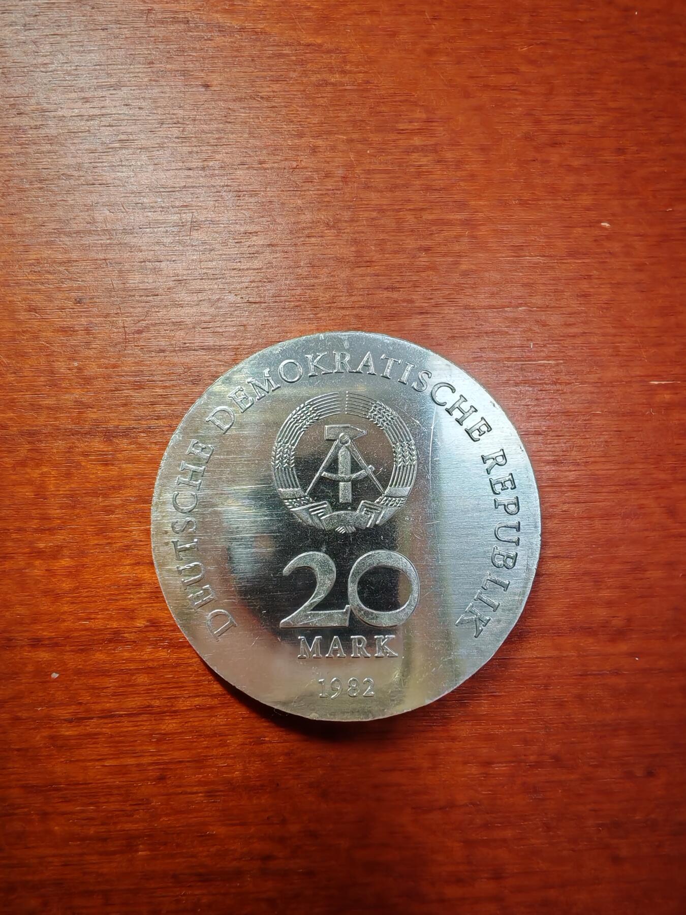 长老汇蛇年精选第一场拍卖 1982东德蔡特金诞辰125周年20马克银币