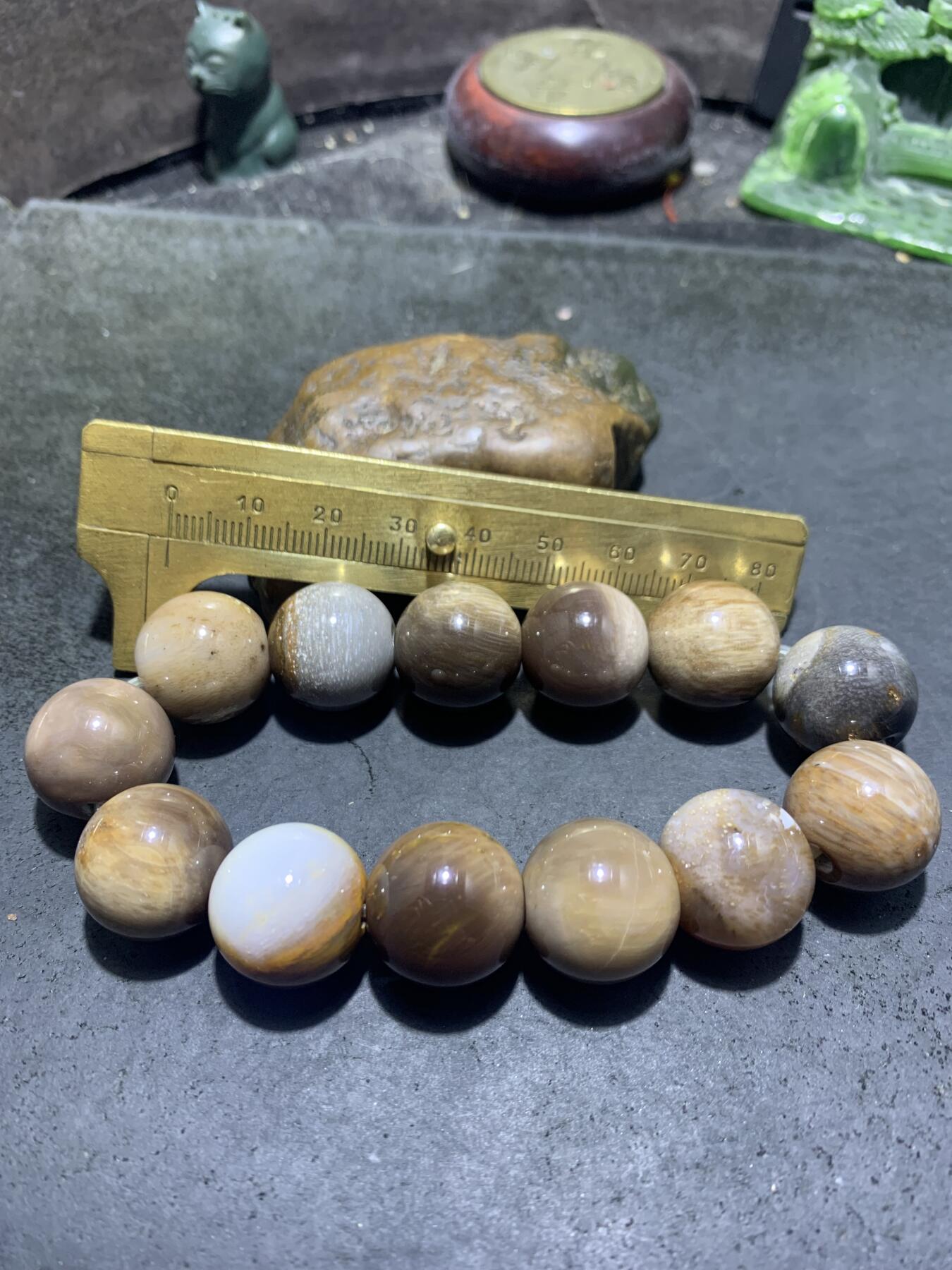 天然缅甸树化玉（木化玉）手串一条！