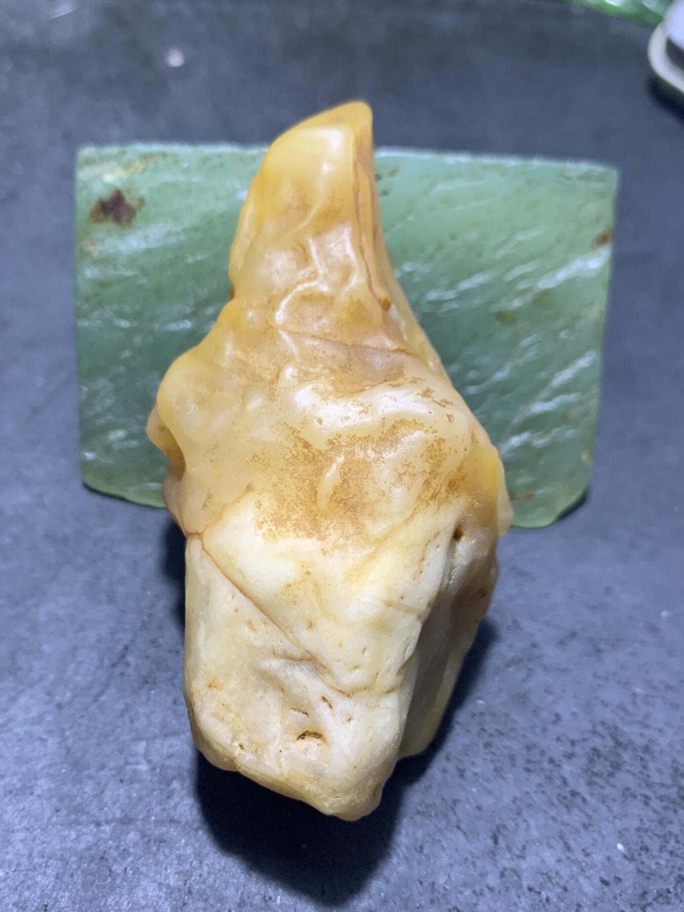 精美天然罕见地表黄冻孔洞料金丝玉籽料原石一块