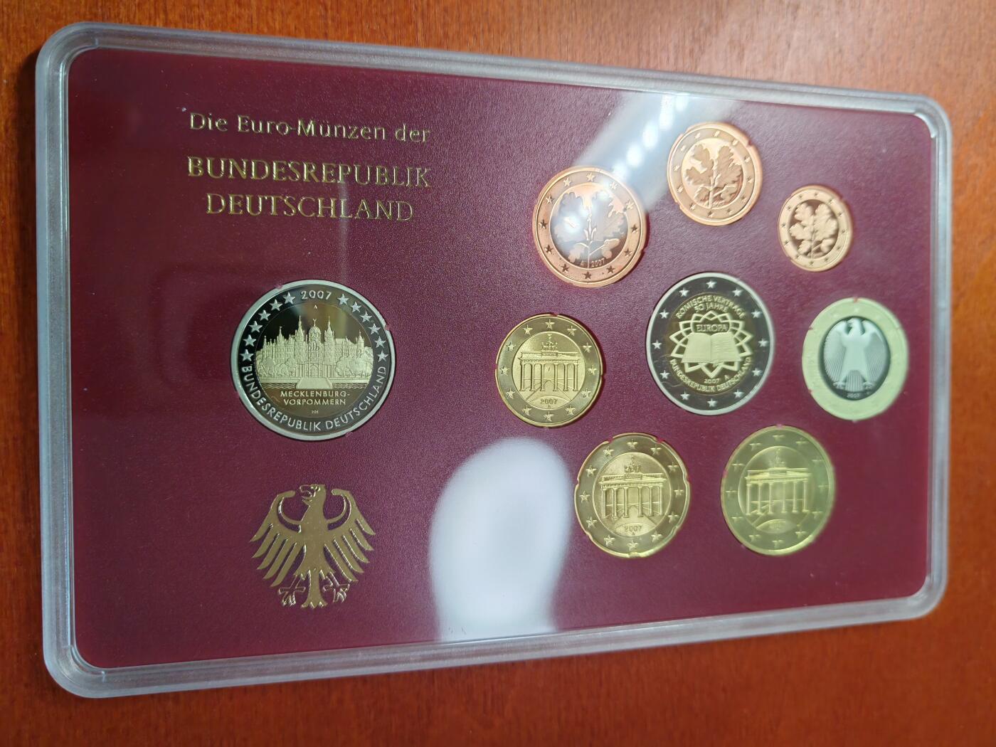 长老汇蛇年精选第一场拍卖 2007A德国9枚精制套币，面值5.88欧元，原厂外纸