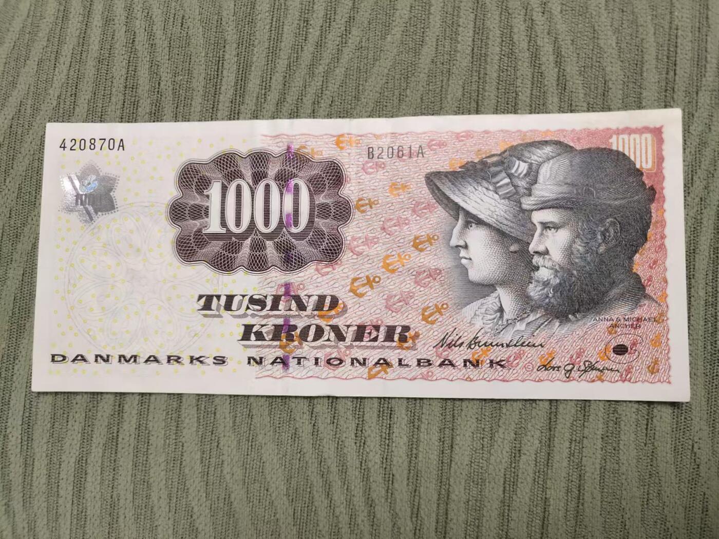 新年清货杂拍 纸币 瓷器  旧版浮雕版丹麦1000克朗 画家安切尔夫妇 品相如图 原票