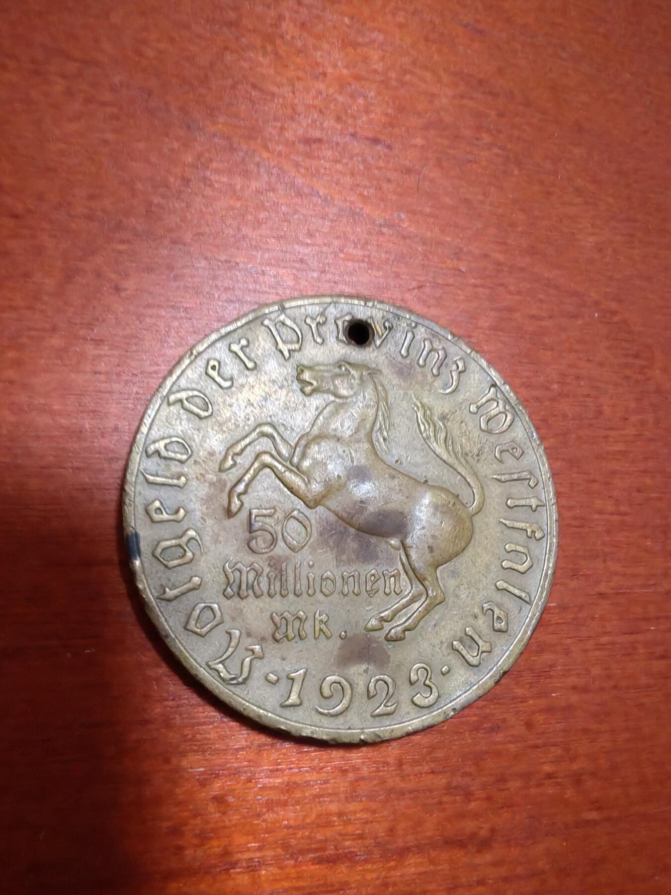 长老汇蛇年精选第一场拍卖 1923德紧威斯特伐利亚斯坦伯爵马币5千万马克镀金币，12点方向有打孔