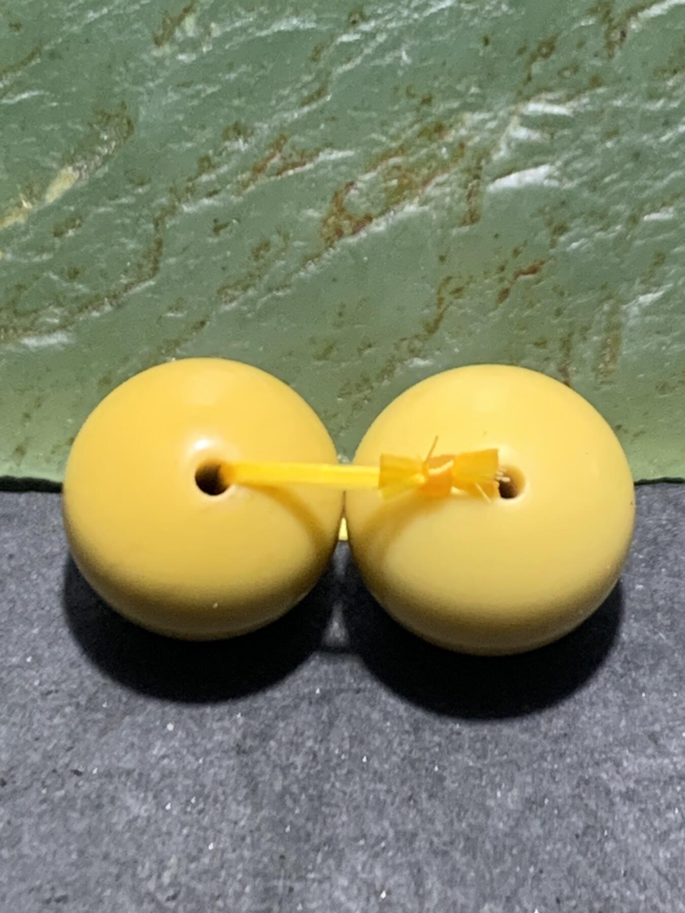 精美金膏玉腰珠一对