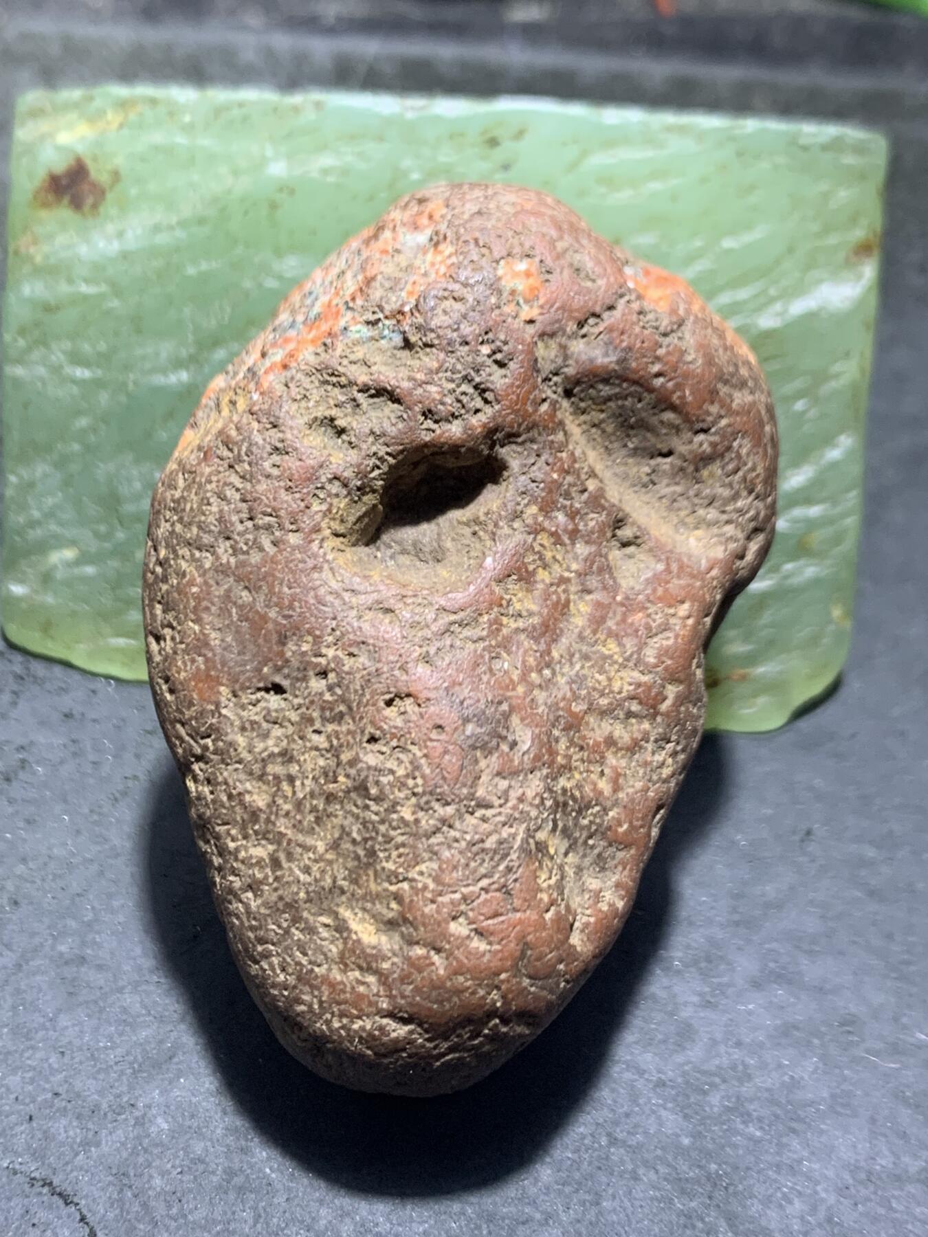 精美柿子红开窗料南红玛瑙原石一颗，