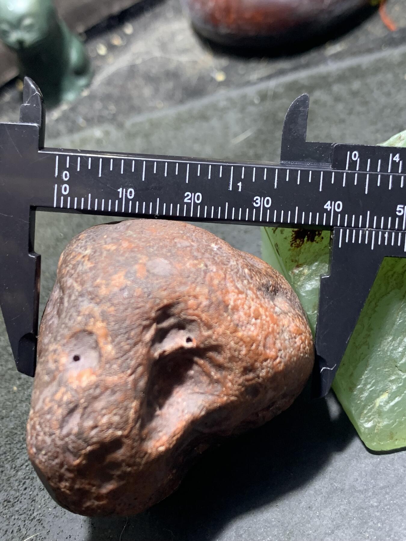 精美红铁皮开窗料紫罗兰冻红南红玛瑙原石一颗