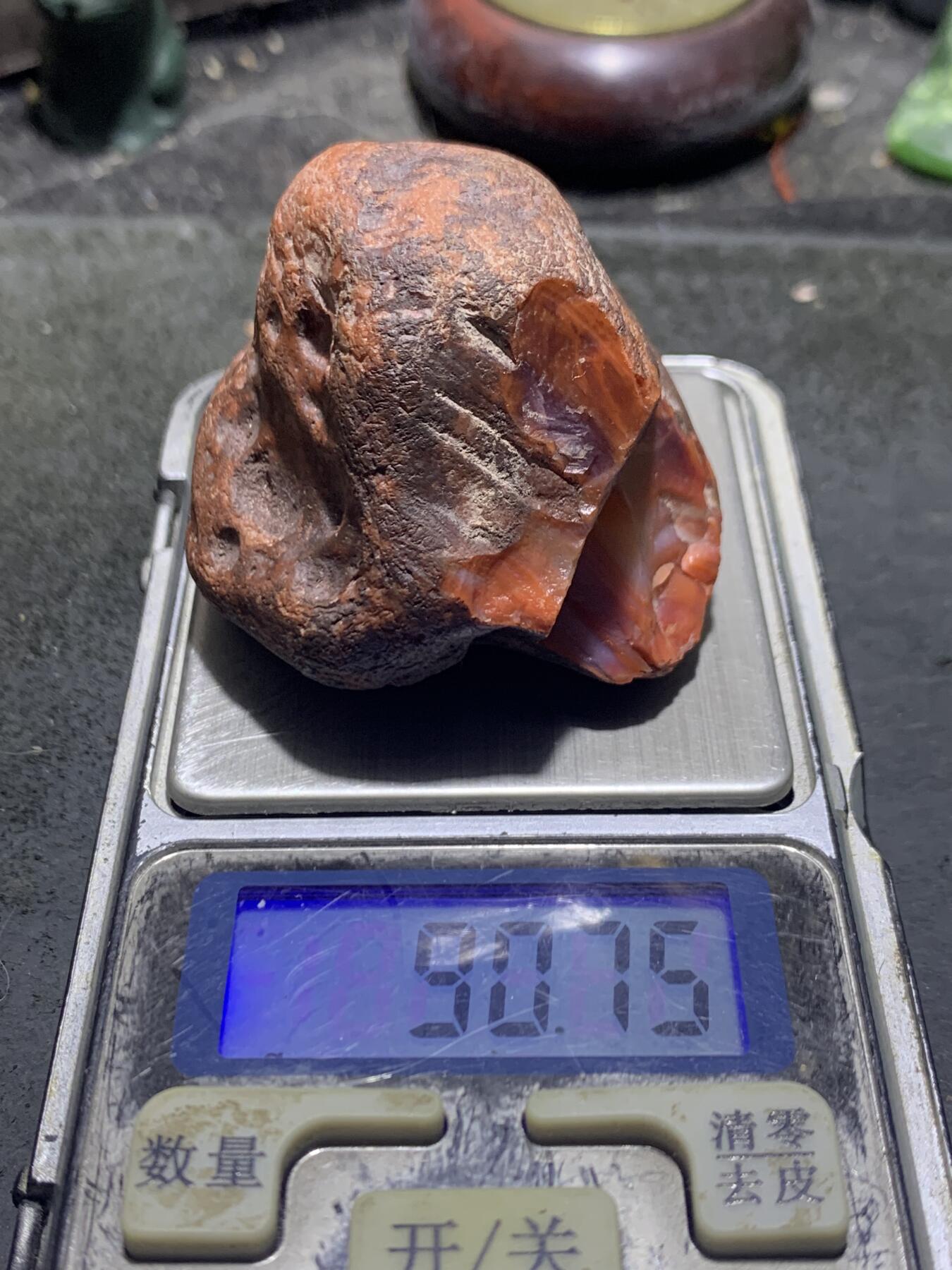 精美红铁皮开窗料紫罗兰冻红南红玛瑙原石一颗