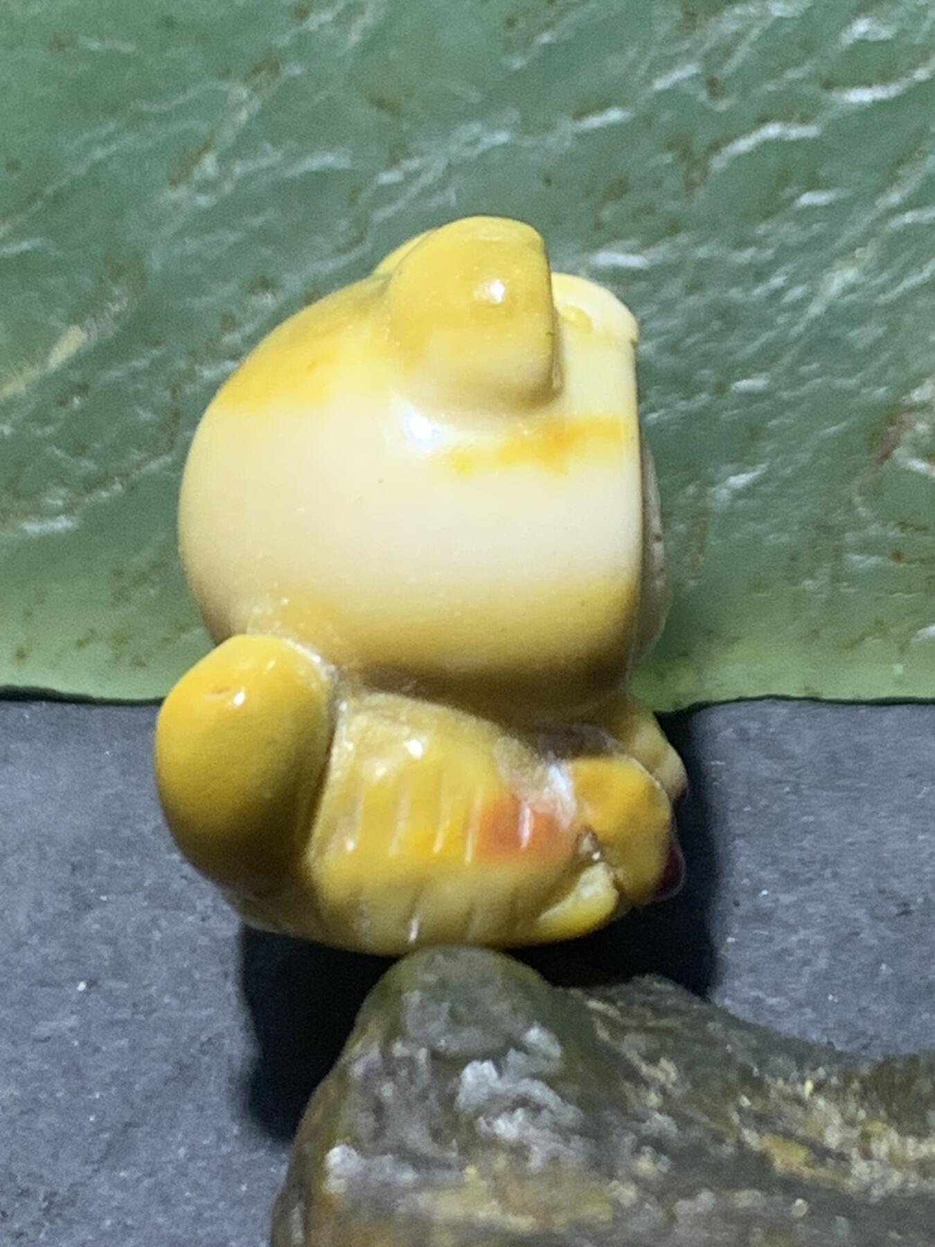 精美戈壁彩玉雕刻小猫珠子（吊坠)一个！
