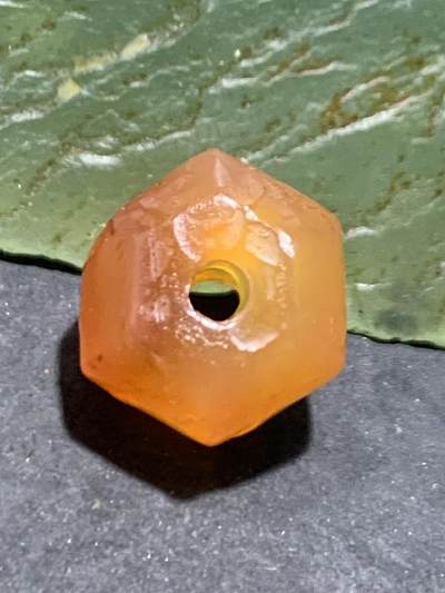 高玉化风化纹酒红玛瑙六棱通货随形南瓜算盘珠一颗，， - 高玉化风化纹酒红玛瑙六棱通货随形南瓜算盘珠一颗，，