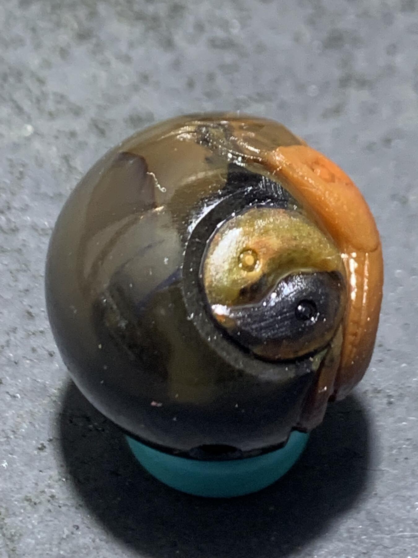 精美亚光高玉化战国红玛瑙手工俏色巧雕灵蛇，阴阳鱼珠一个，