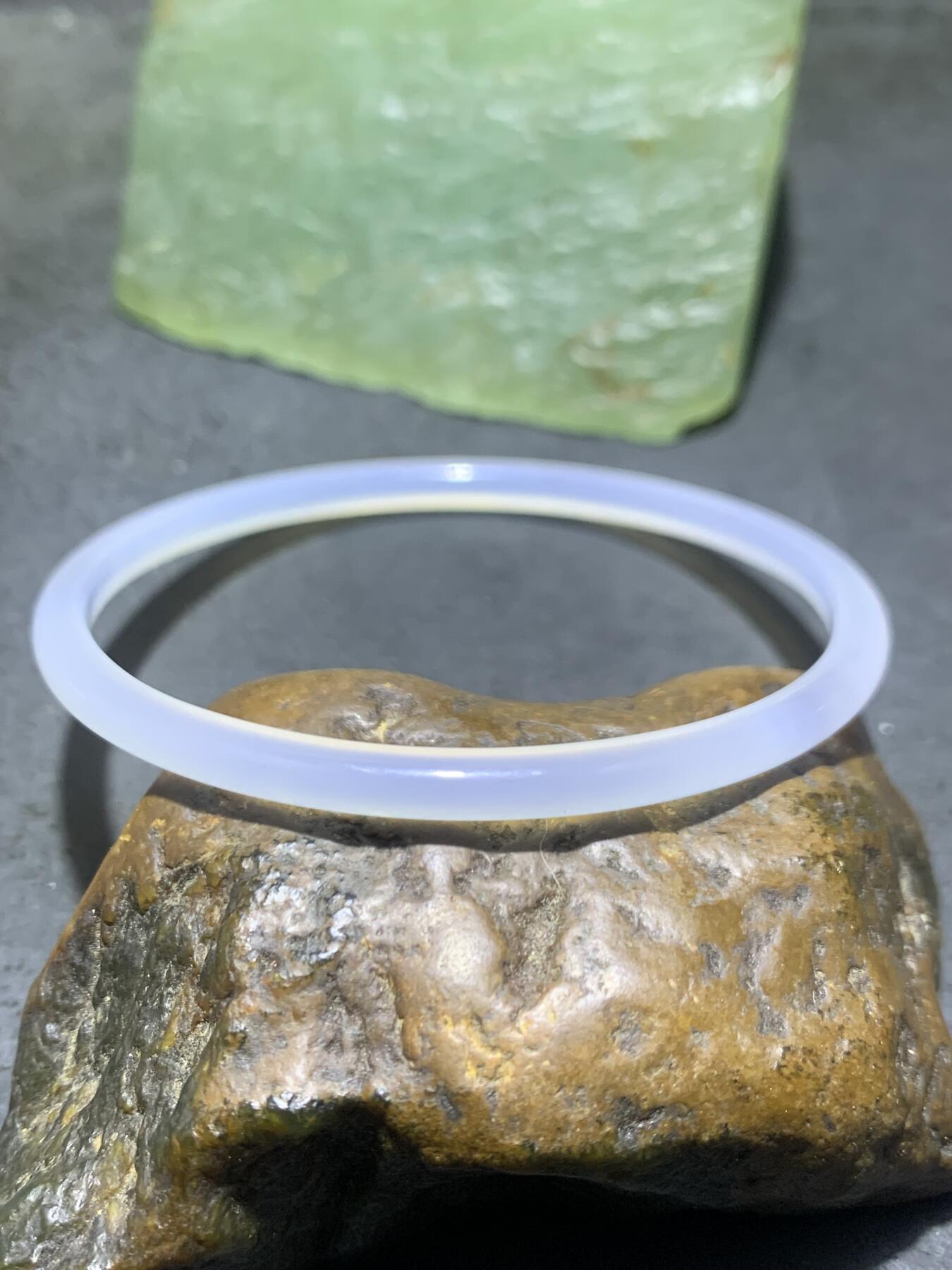 精美马达加斯加冰种海洋玉髓圆镯一只，，