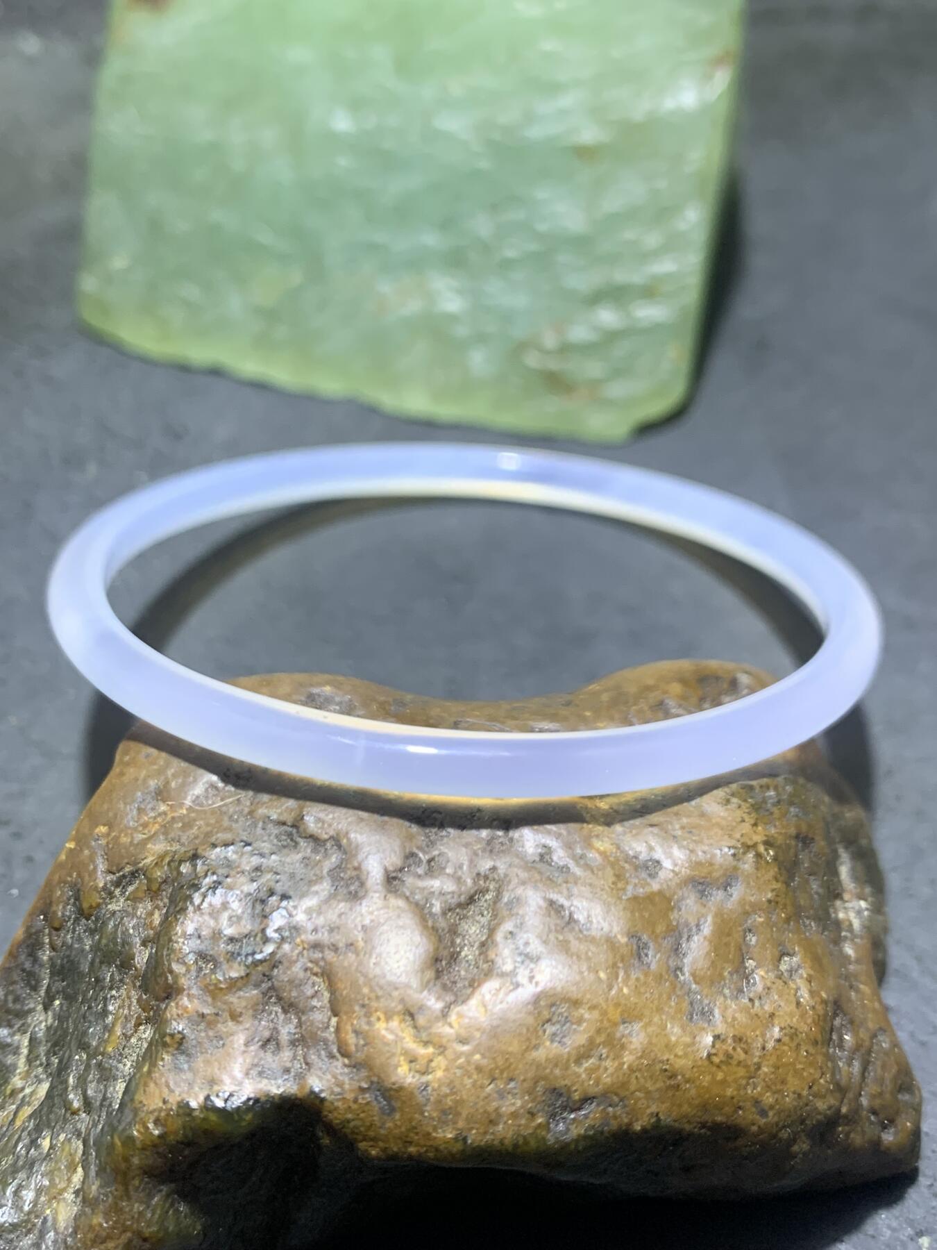 精美马达加斯加冰种海洋玉髓圆镯一只，，