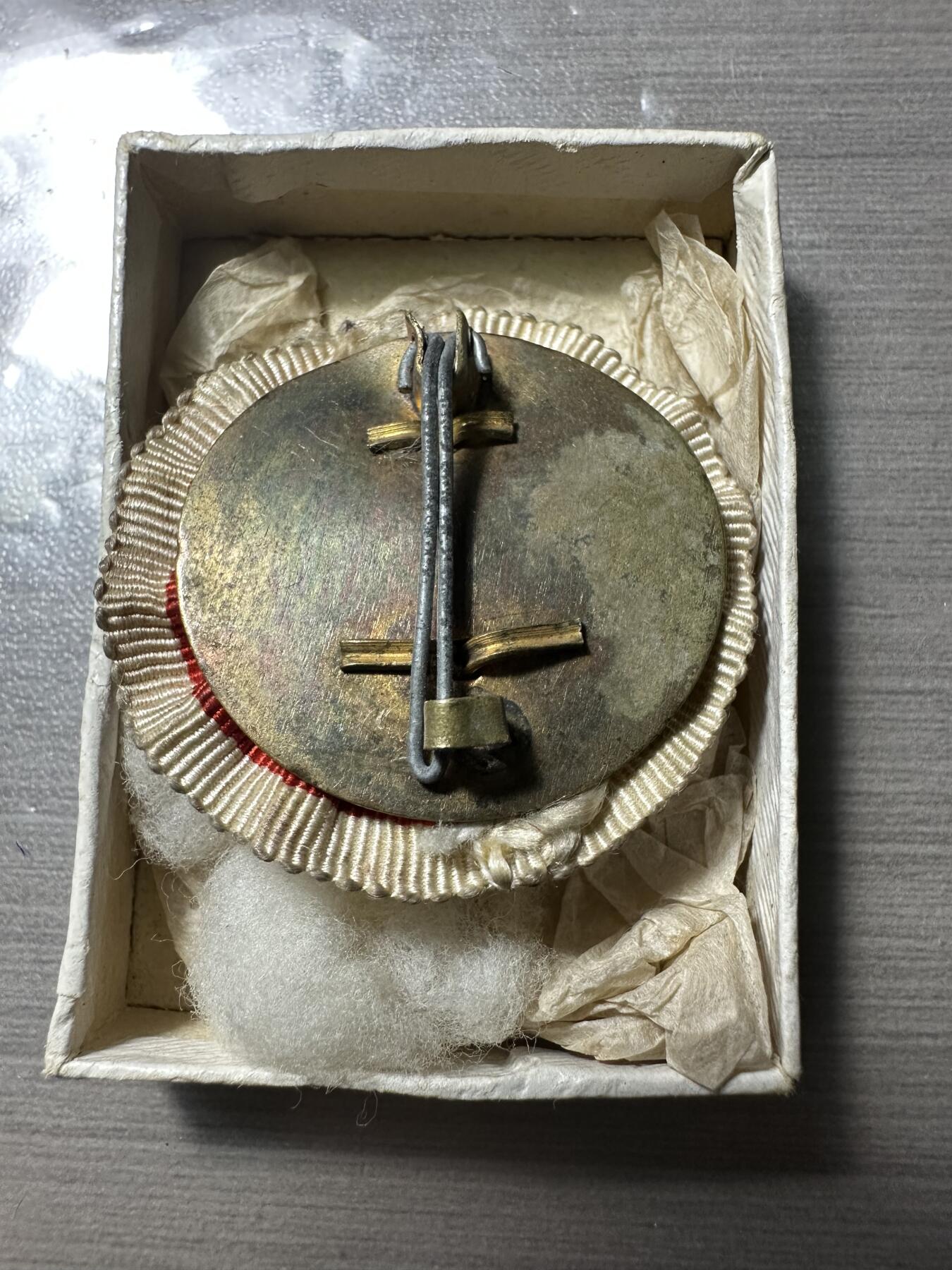无佣金！章，世界钱币，纸币 特殊在乡军人会徽章