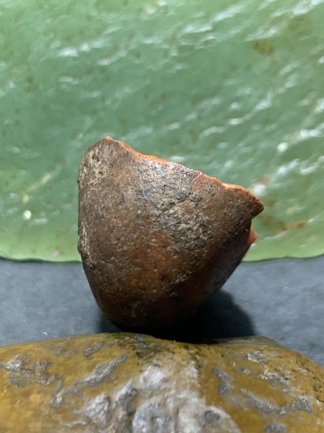 精美铁皮柿子红大开窗料南红玛瑙原石一颗，