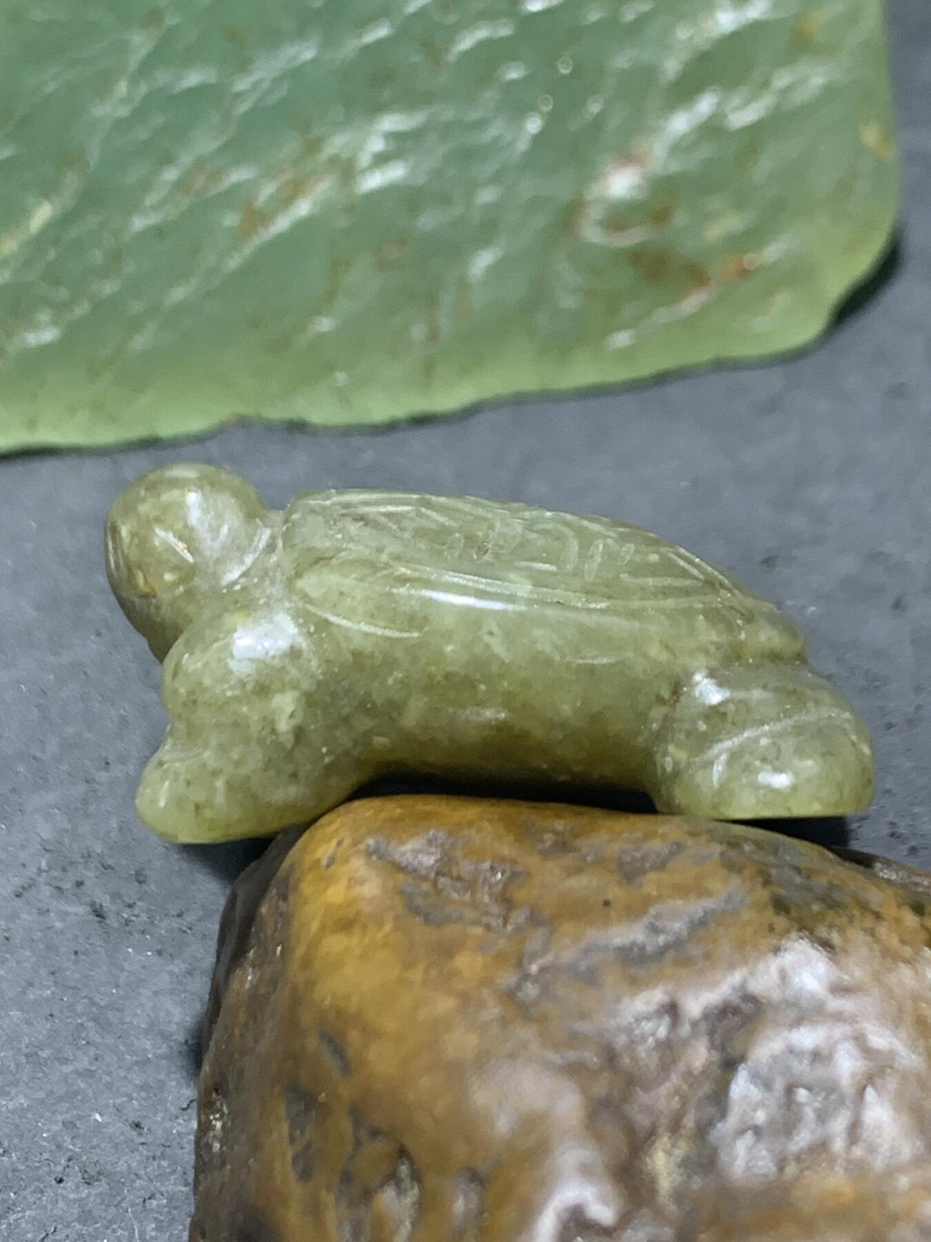 精美天然青海糖料和田玉雕刻复古长寿龟摆件一个，