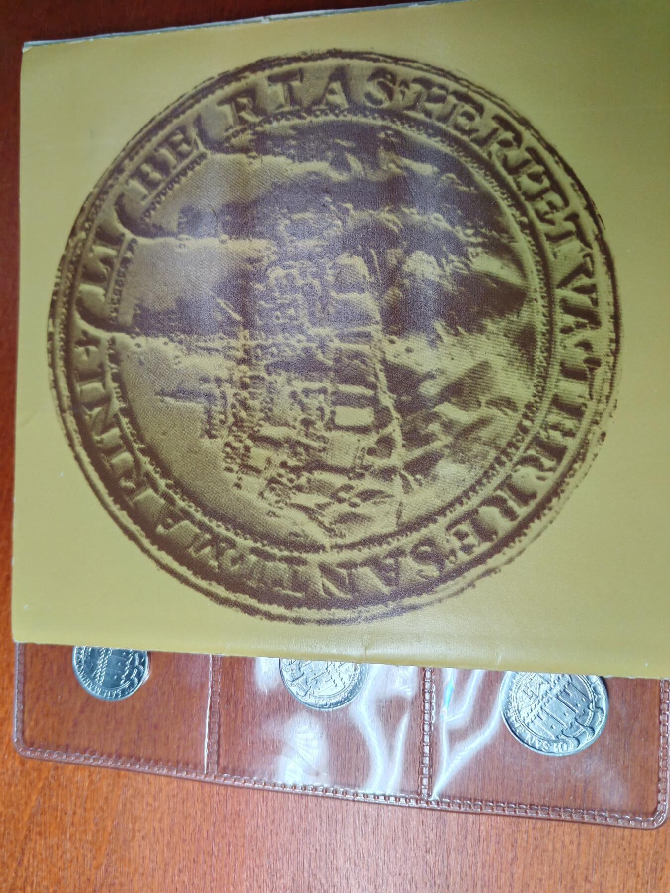 长老汇蛇年精选第二场拍卖 1977圣马力诺9枚套币，含500里拉银币1枚，票中币邮票8枚
