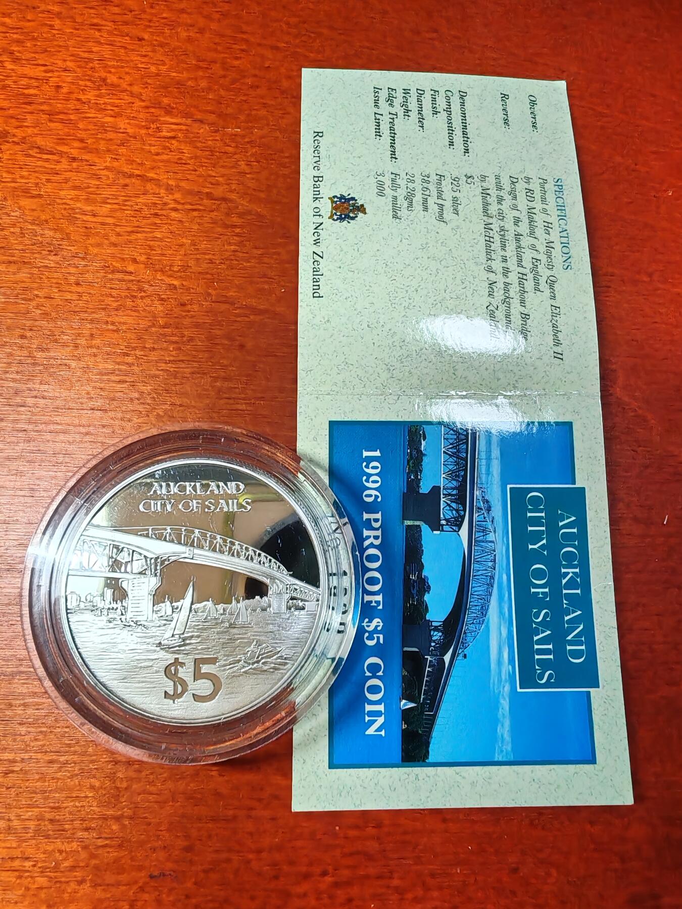 长老汇蛇年精选第二场拍卖 1996新西兰奥克兰千帆之城5元精制银币，盒证全，3000枚