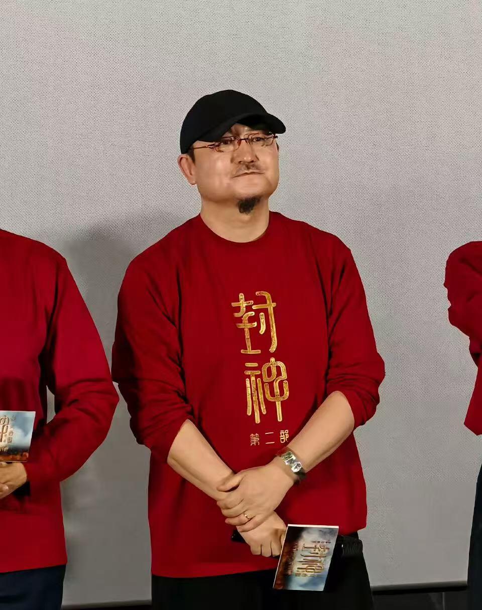零元拍：乌尔善导演亲笔签名《封神第二部》出品方鎏金系列收藏卡！
