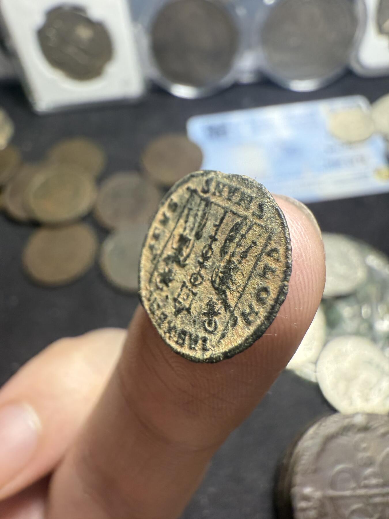南宋泉阁俄币 外币 国币 专场第五期 古罗马 公元337-340年 君士坦丁二世小铜币 士兵守护军旗 安条克造币厂 ae铜币 细节丰富 好品