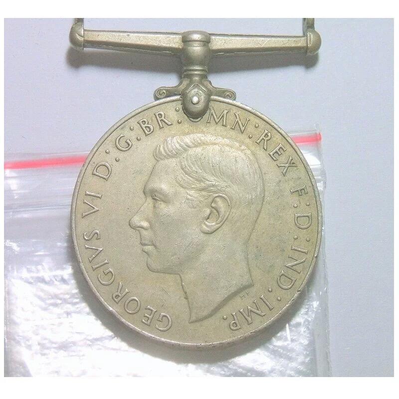 英国1939-45年乔治六世 二战胜利高浮雕精制白铜章 36MM