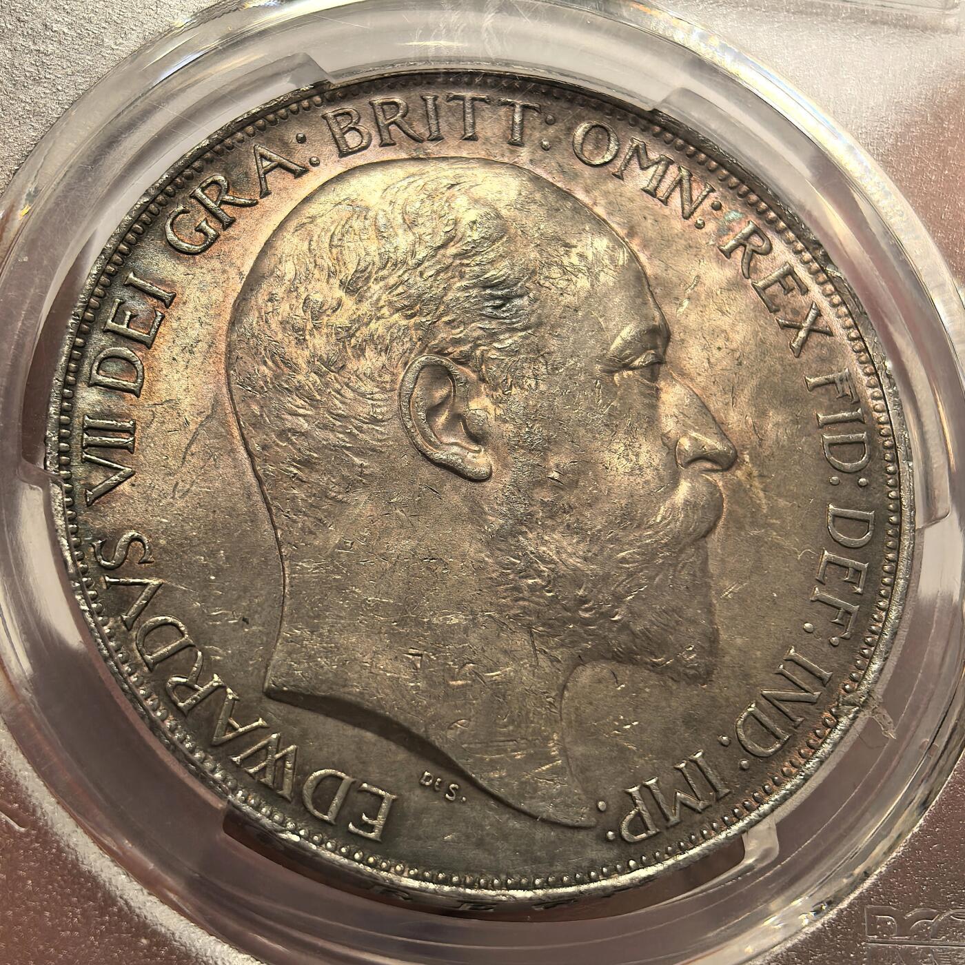 博洋堂世界钱币拍卖第109期（全场包邮） PCGS MS63 英国1902年爱德华七世马剑克朗银币，底板丝滑，诱人五彩包浆，状态低评，对于藏家来说确实是非常难得的一枚收藏级佳品