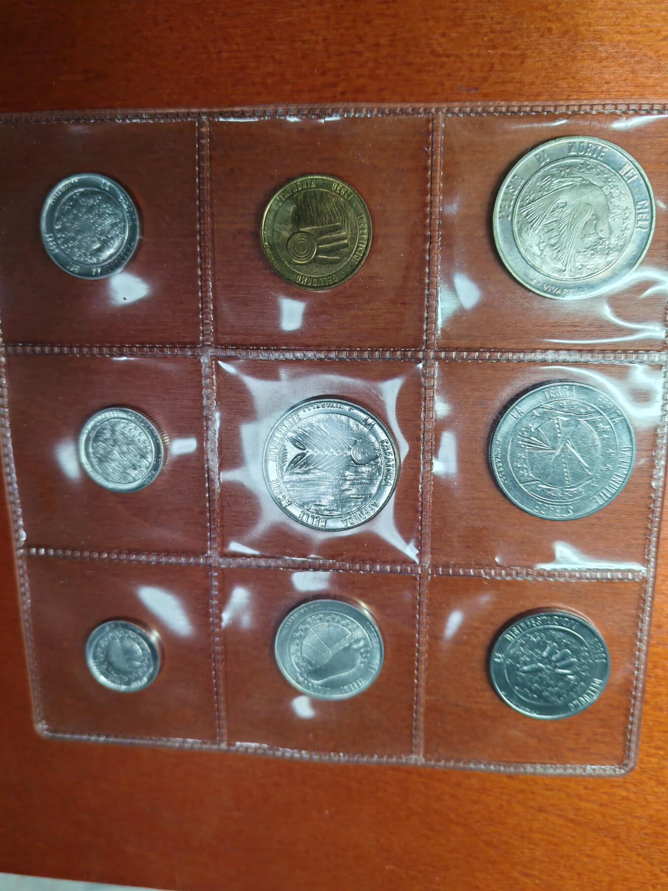 长老汇蛇年精选第二场拍卖 1977圣马力诺9枚套币，含500里拉银币1枚，票中币邮票8枚