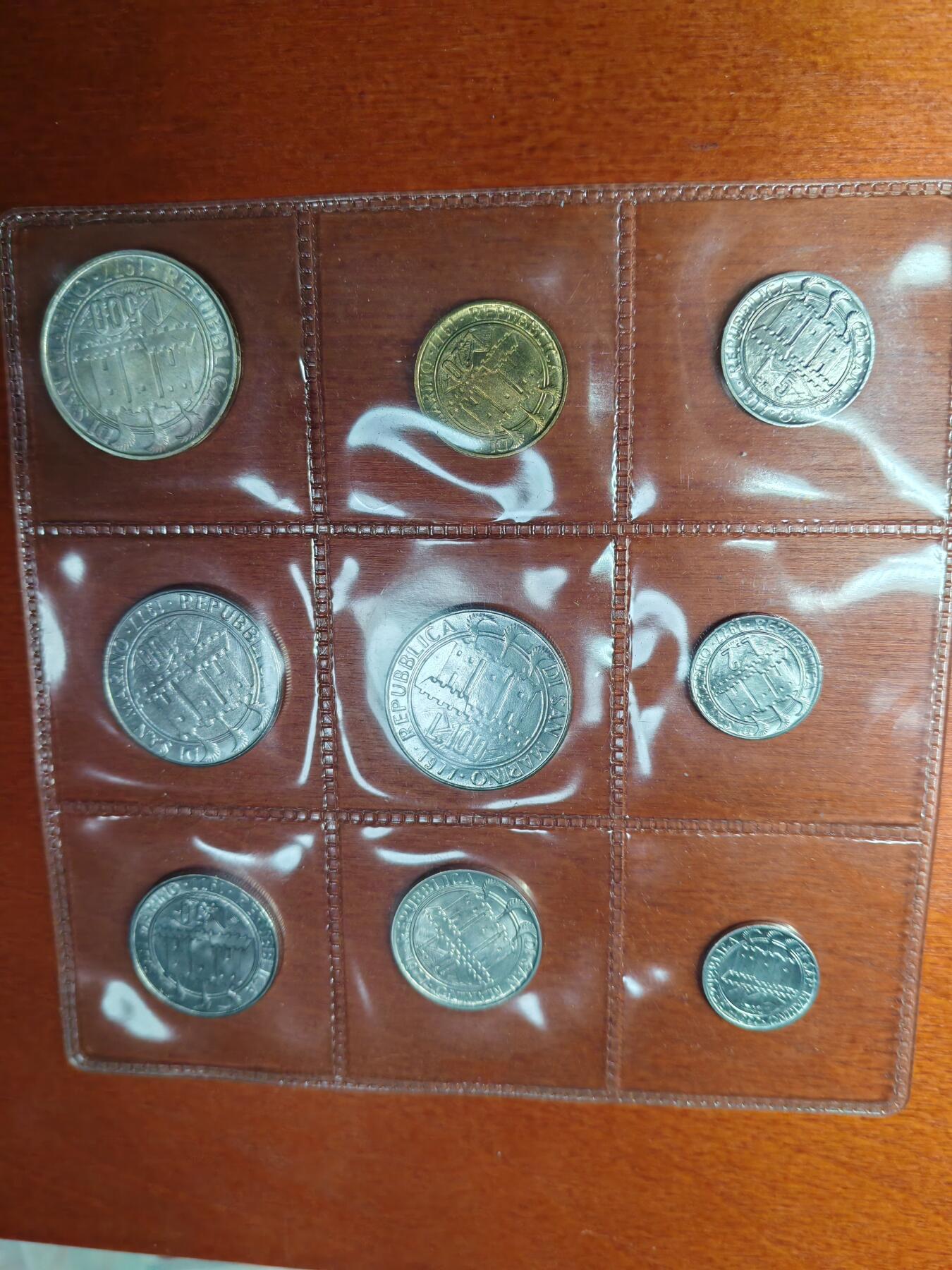 长老汇蛇年精选第二场拍卖 1977圣马力诺9枚套币，含500里拉银币1枚，票中币邮票8枚