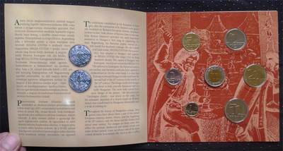 世界钱币章牌书籍专场拍卖第212期 2001年 匈牙利精制封装套币 BU 7000册