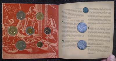 世界钱币章牌书籍专场拍卖第212期 2001年 匈牙利精制封装套币 BU 7000册