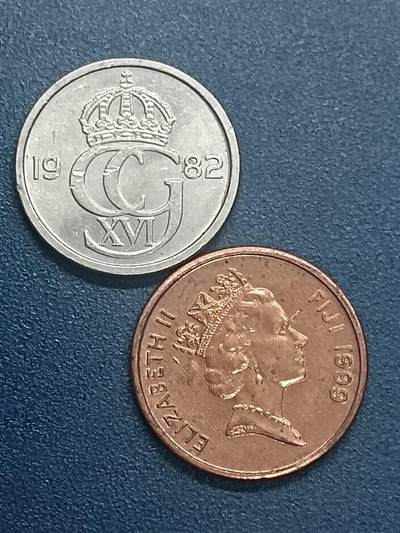 吉祥压岁钱外国硬币第55场 瑞斐一组两枚