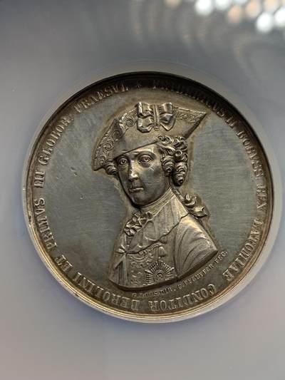 《竞宝斋》第351场 周日，周一 2场连拍 （全场包邮） - NGC UNC 德国 1840 三球会所成立100周年纪念大银章 正面为腓特烈二世半身像 直径超过50mm，重量约为56克 首见品种 加大加厚盒装 昆克2015年4100成交