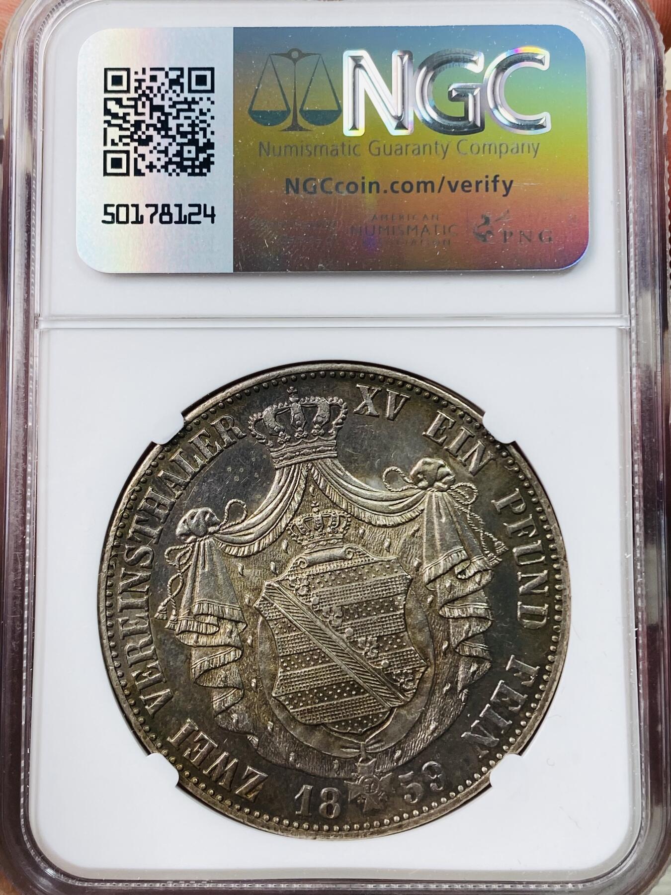 万国钱币拍卖第042期（蛇年首拍） NGC AUD 1859年德国萨克森大窗帘流通2泰勒 欧洲原味五彩包浆 状态上乘