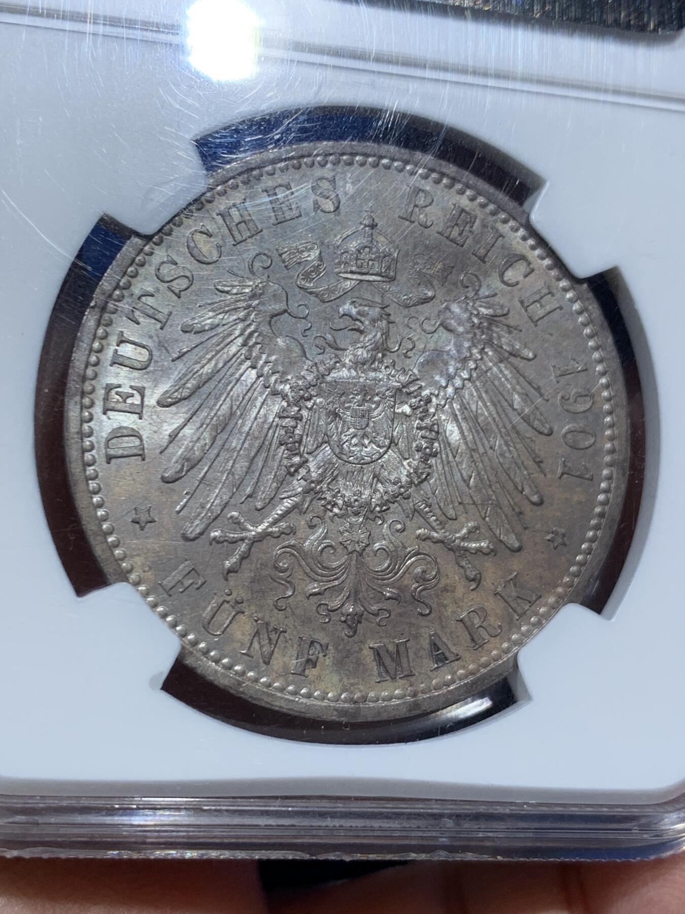 《竞宝斋》第351场 周日，周一 2场连拍 （全场包邮） NGC MS64 德国普鲁士1901年建国200年 5马克银币 N盒老标签 PL底板不错