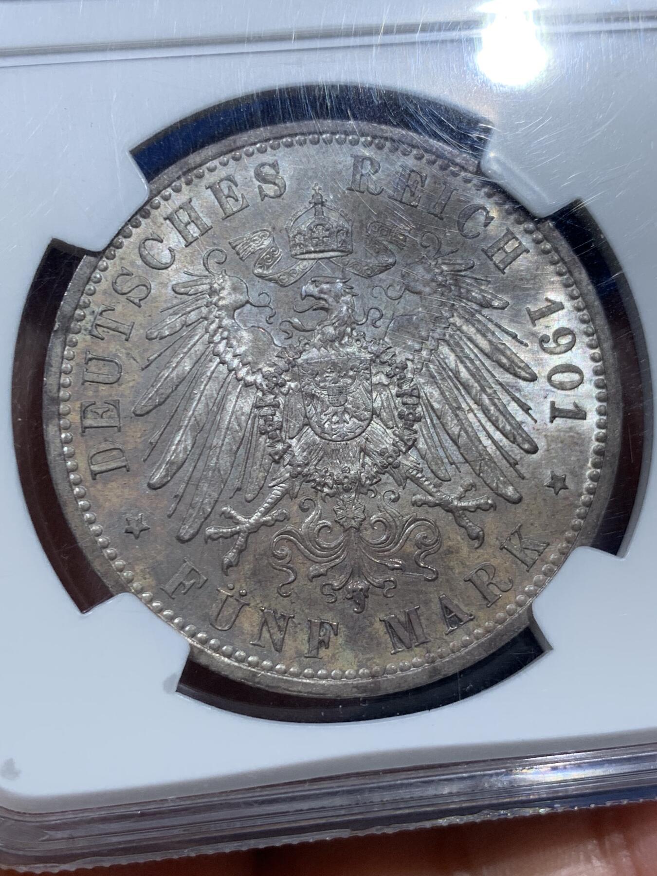 《竞宝斋》第351场 周日，周一 2场连拍 （全场包邮） NGC MS64 德国普鲁士1901年建国200年 5马克银币 N盒老标签 PL底板不错