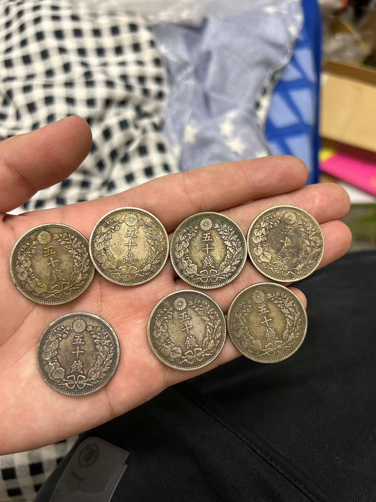 亲挑原状态黑包浆龙虾五十钱，先购先挑，标价为单价