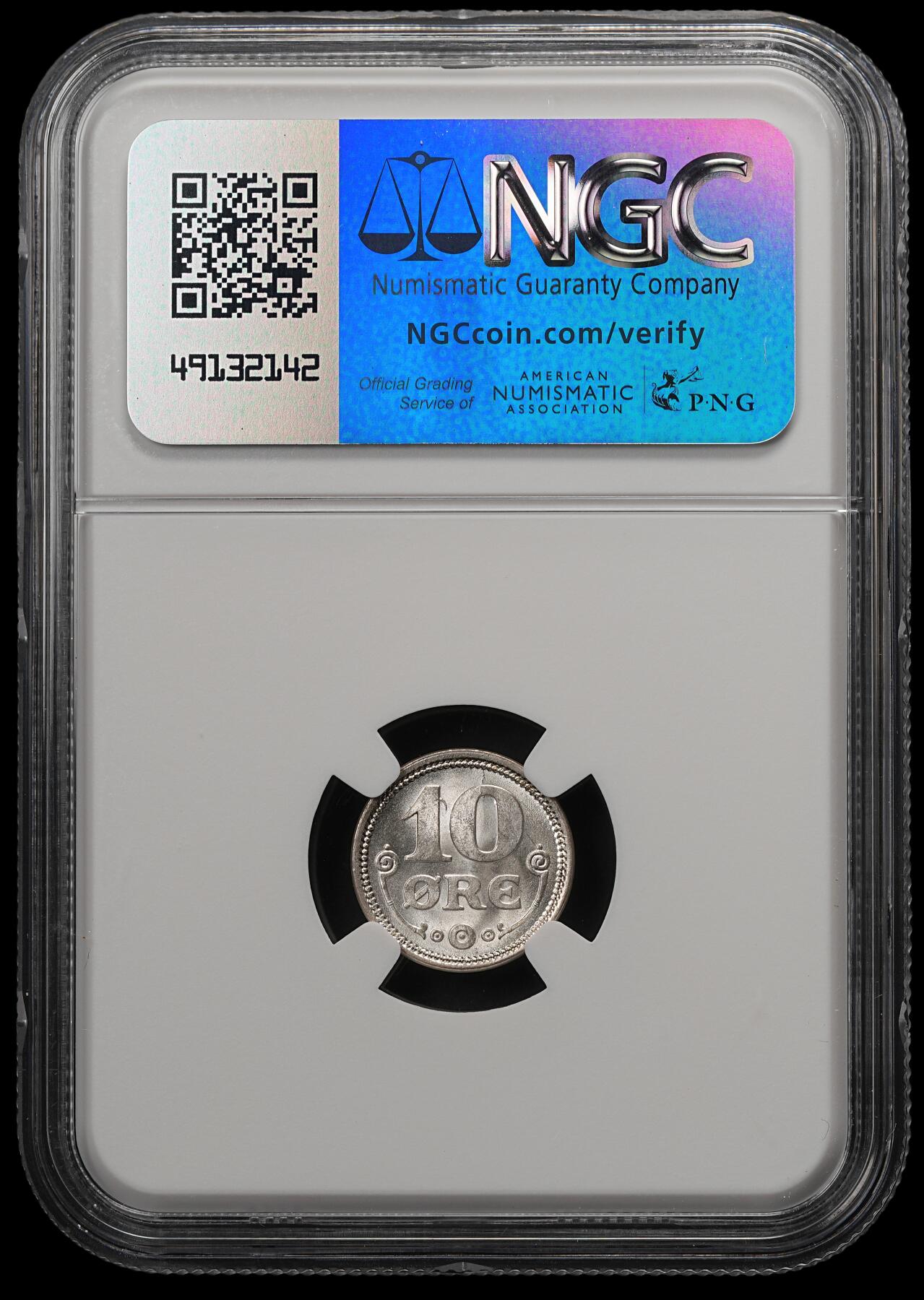 修遠堂世界钱币第五十七期 NGC MS65 1917丹麦10欧尔银币 盒子正面左上角微裂