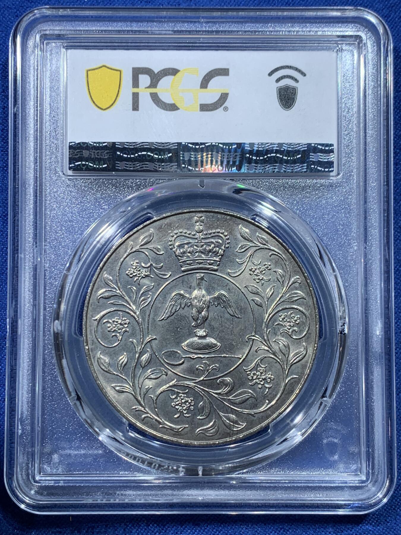 《竞宝斋》第352场 周日，周一 2场连拍 （全场包邮） 3枚一组 PCGS MS64 英国1965年1克朗+1977/1981年25便士纪念币