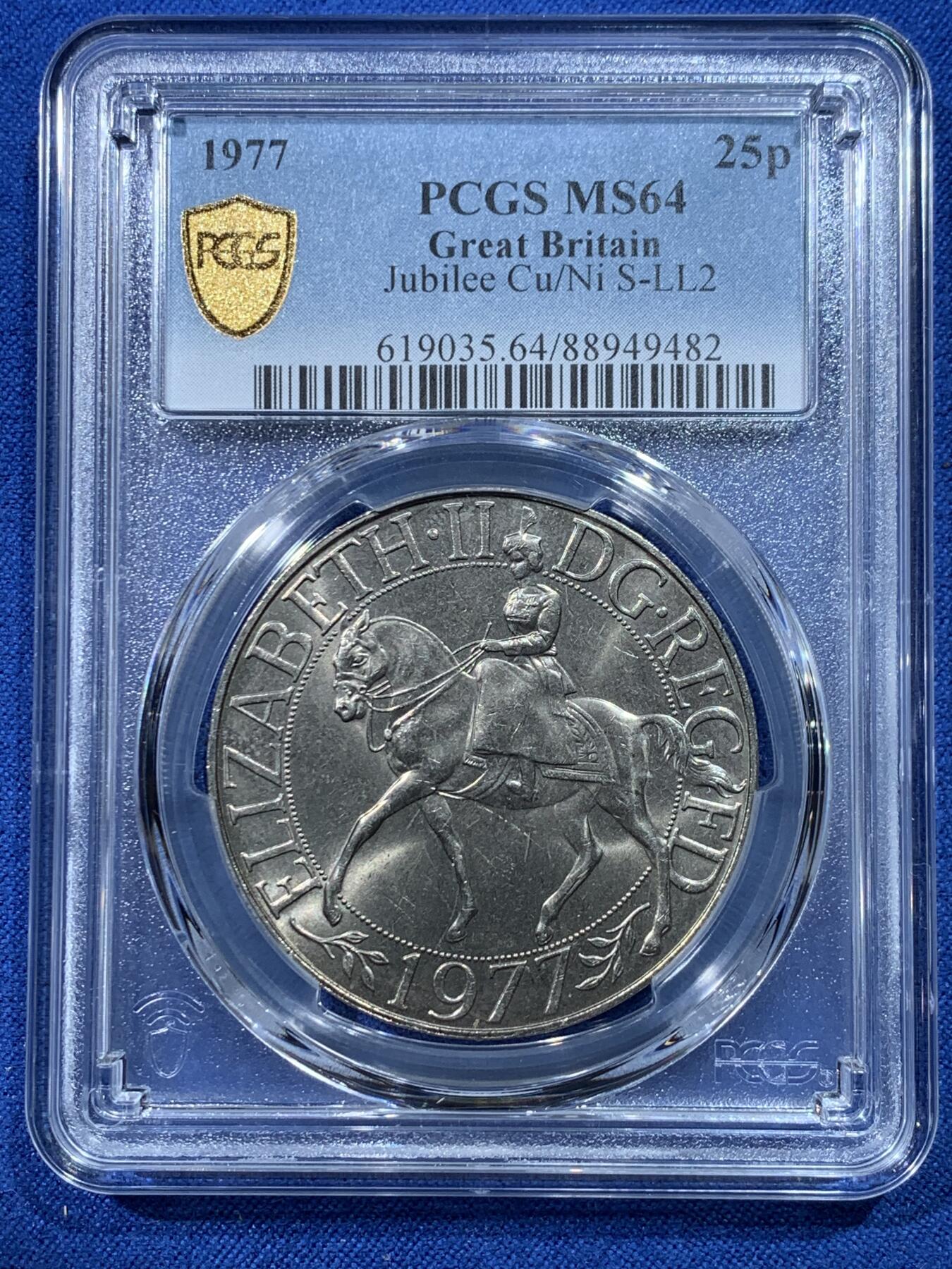 《竞宝斋》第352场 周日，周一 2场连拍 （全场包邮） 3枚一组 PCGS MS64 英国1965年1克朗+1977/1981年25便士纪念币