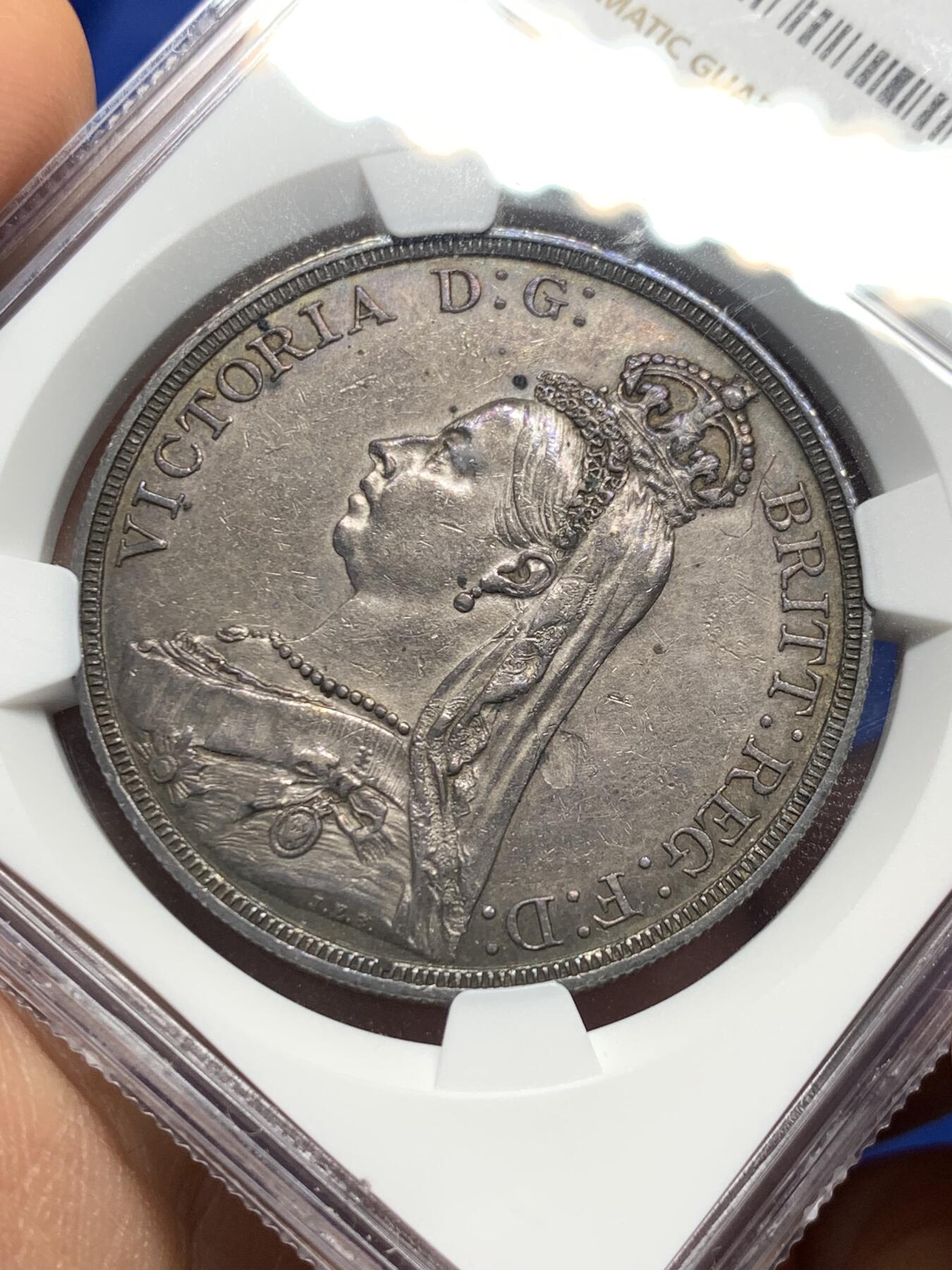 《竞宝斋》第352场 周日，周一 2场连拍 （全场包邮） NGC AUD 英国1887年高冠马剑1克朗银币
